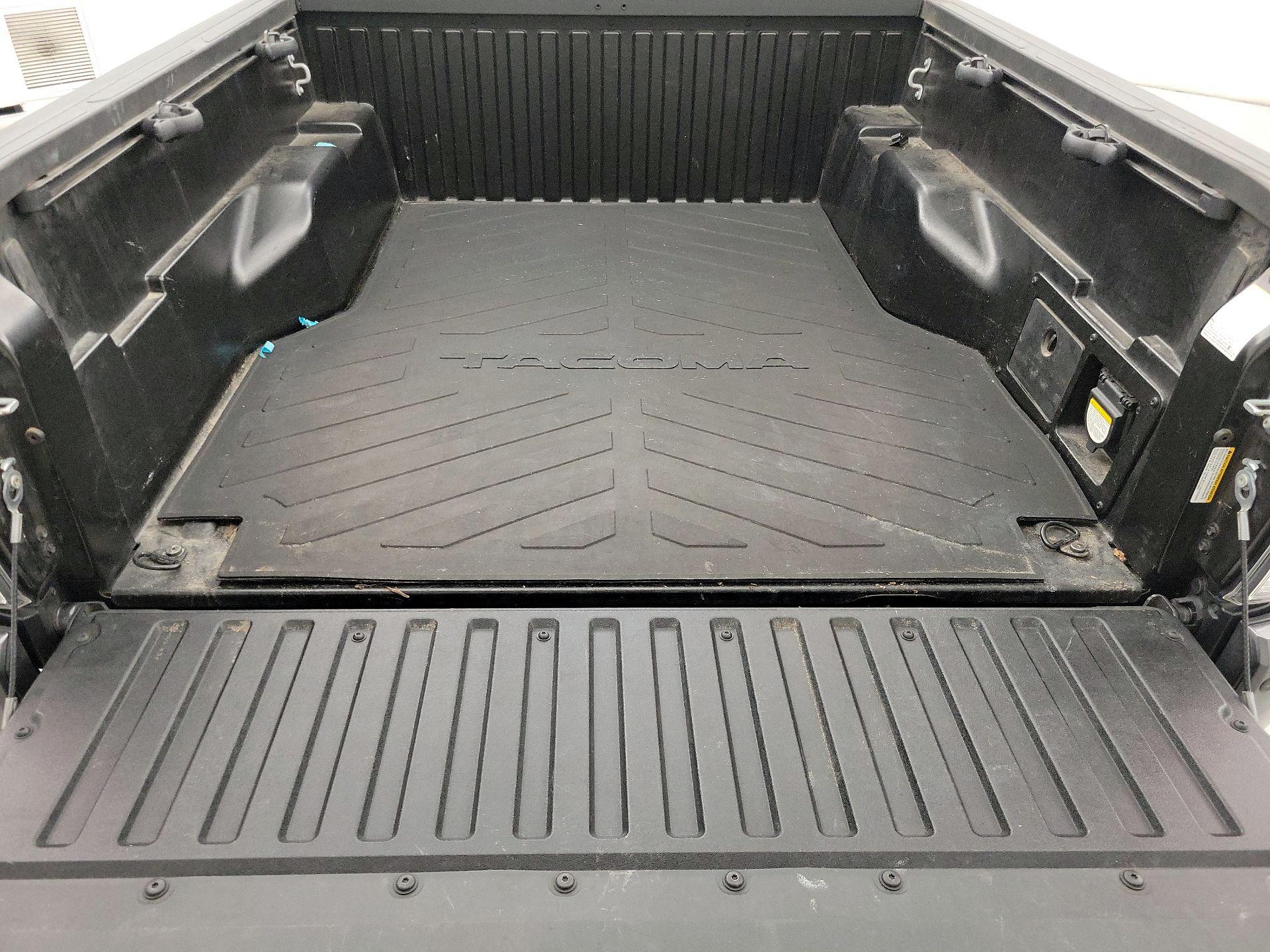 Thumbnail: 2021 Toyota Tacoma - 19