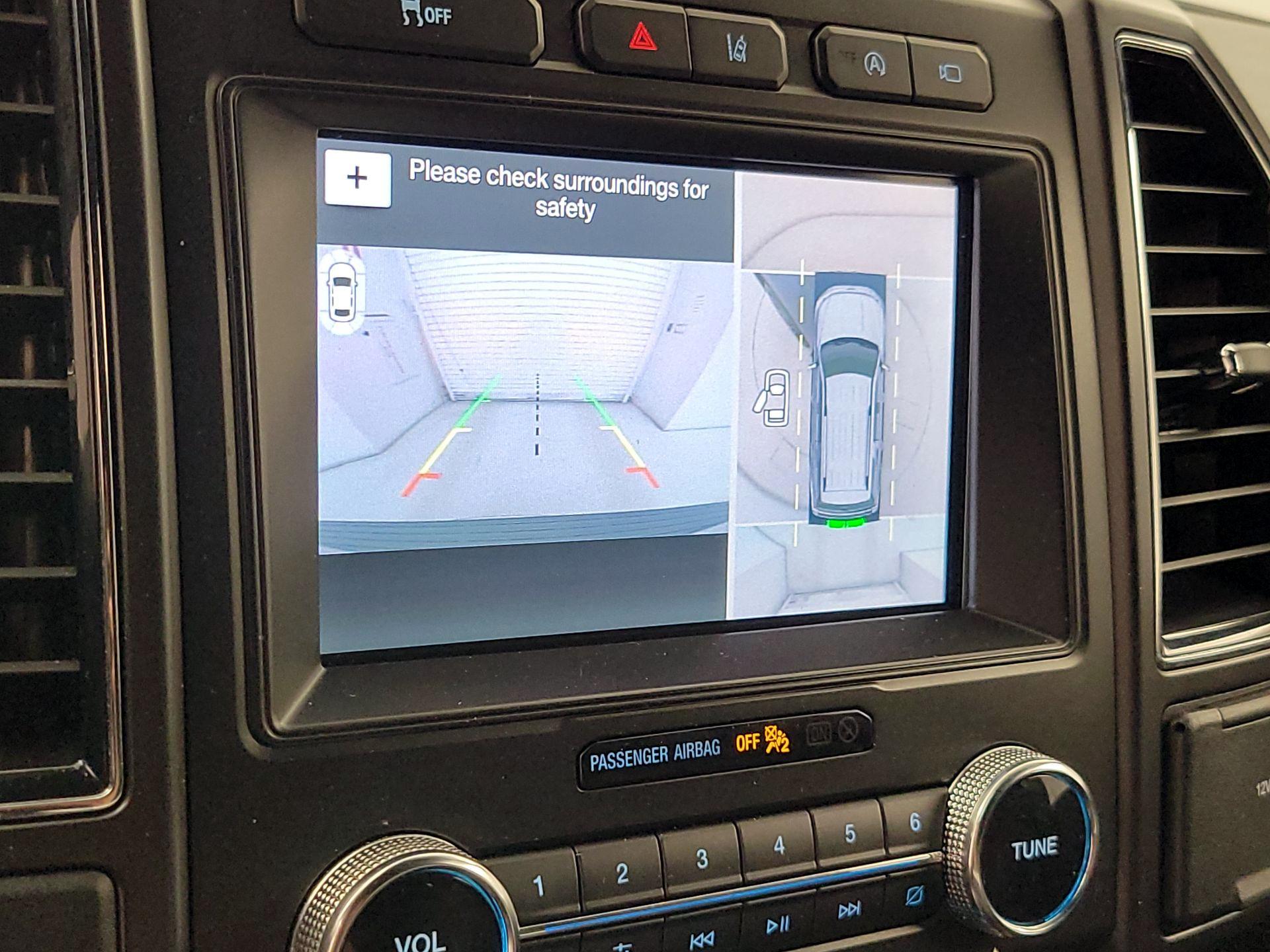 Thumbnail: 2019 Ford Expedition - 15