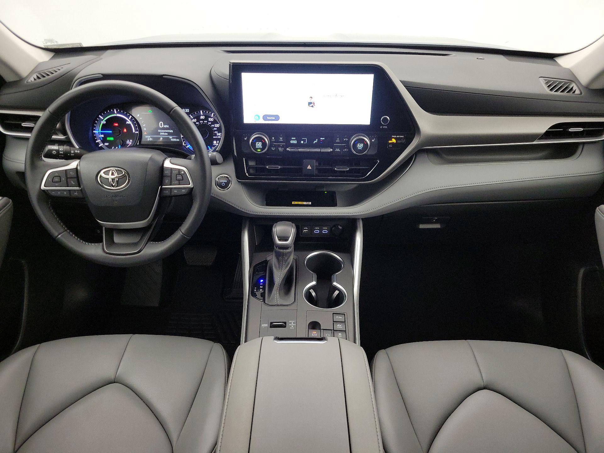 Thumbnail: 2023 Toyota Highlander - 9