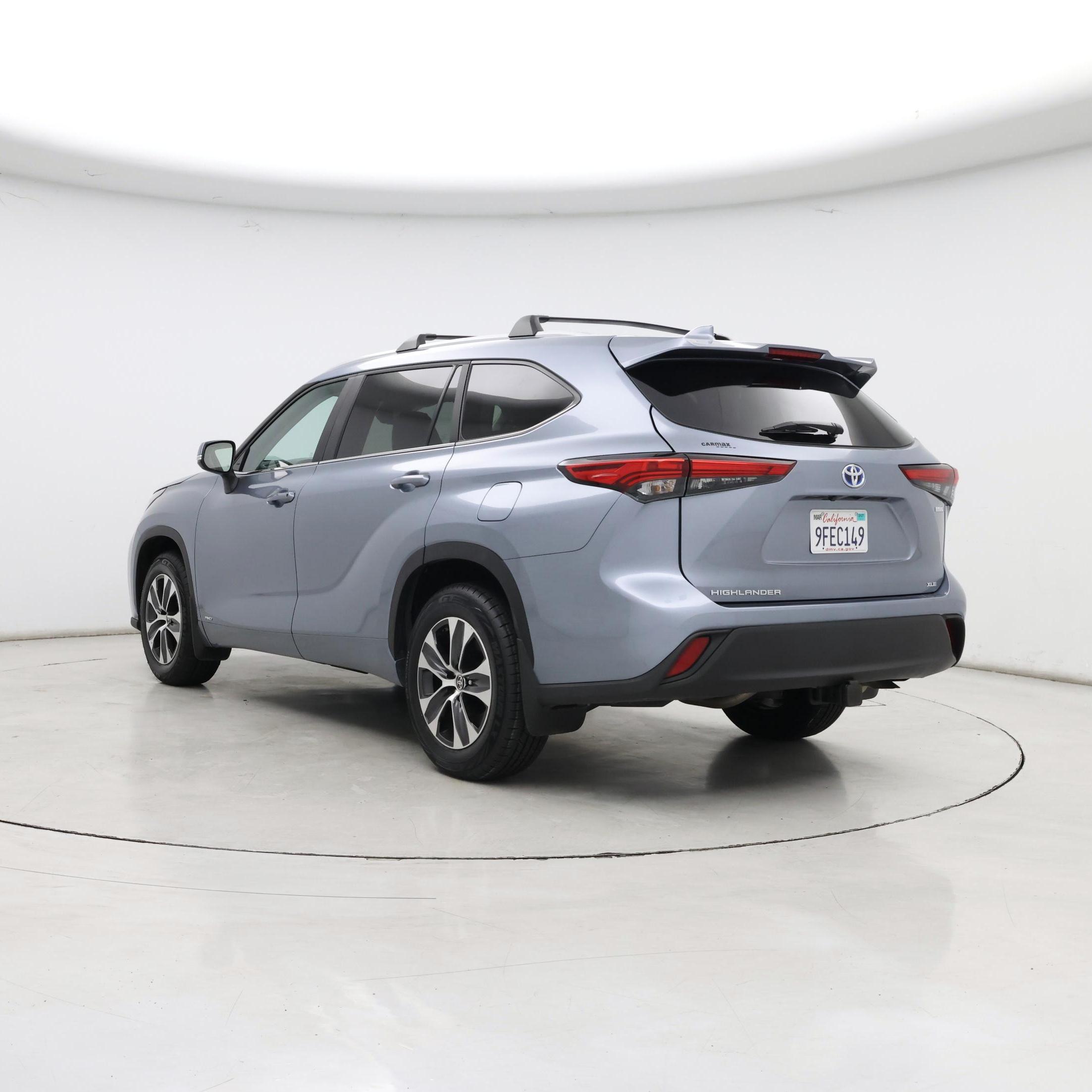 Thumbnail: 2023 Toyota Highlander - 2