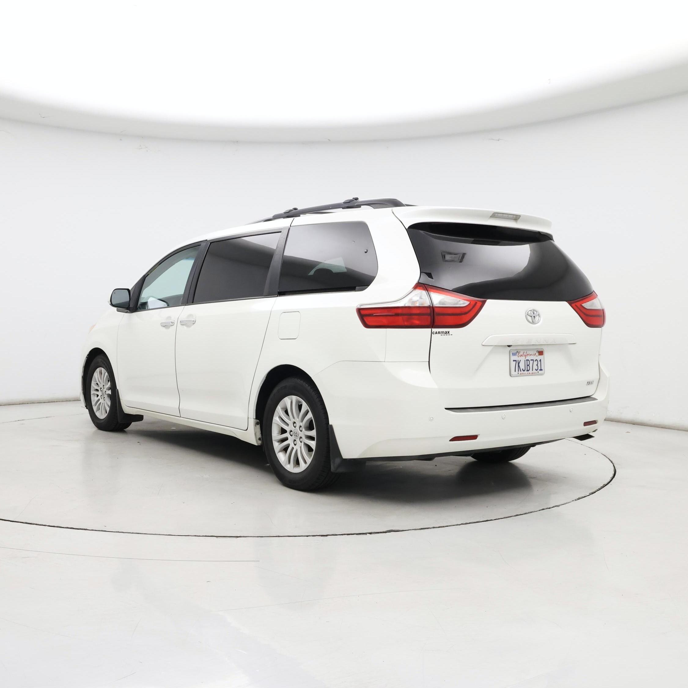 Thumbnail: 2015 Toyota Sienna - 2