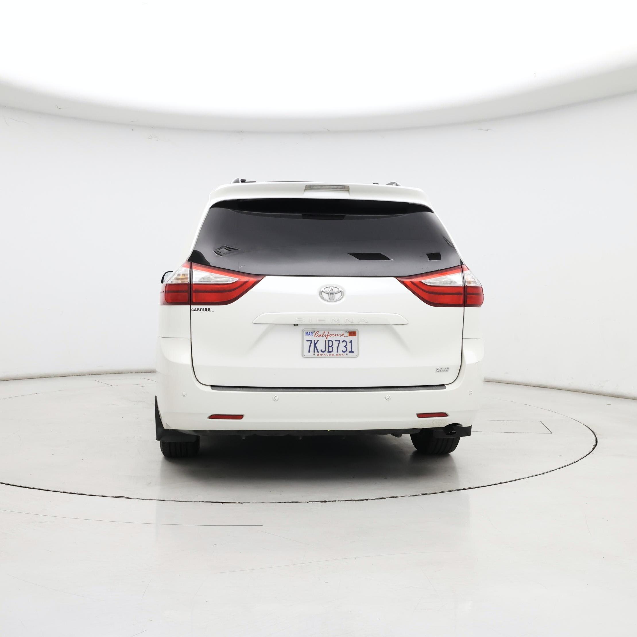 Thumbnail: 2015 Toyota Sienna - 6