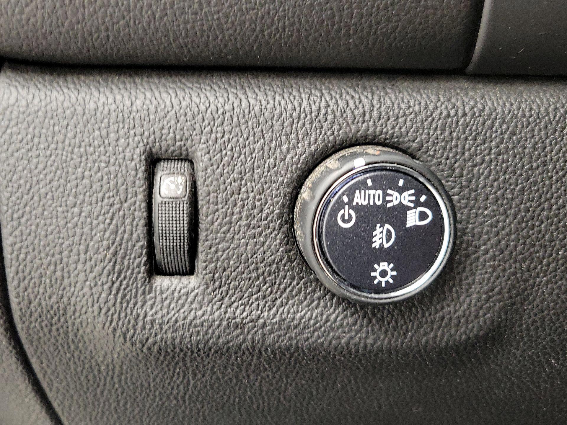 Thumbnail: 2016 GMC Canyon - 13