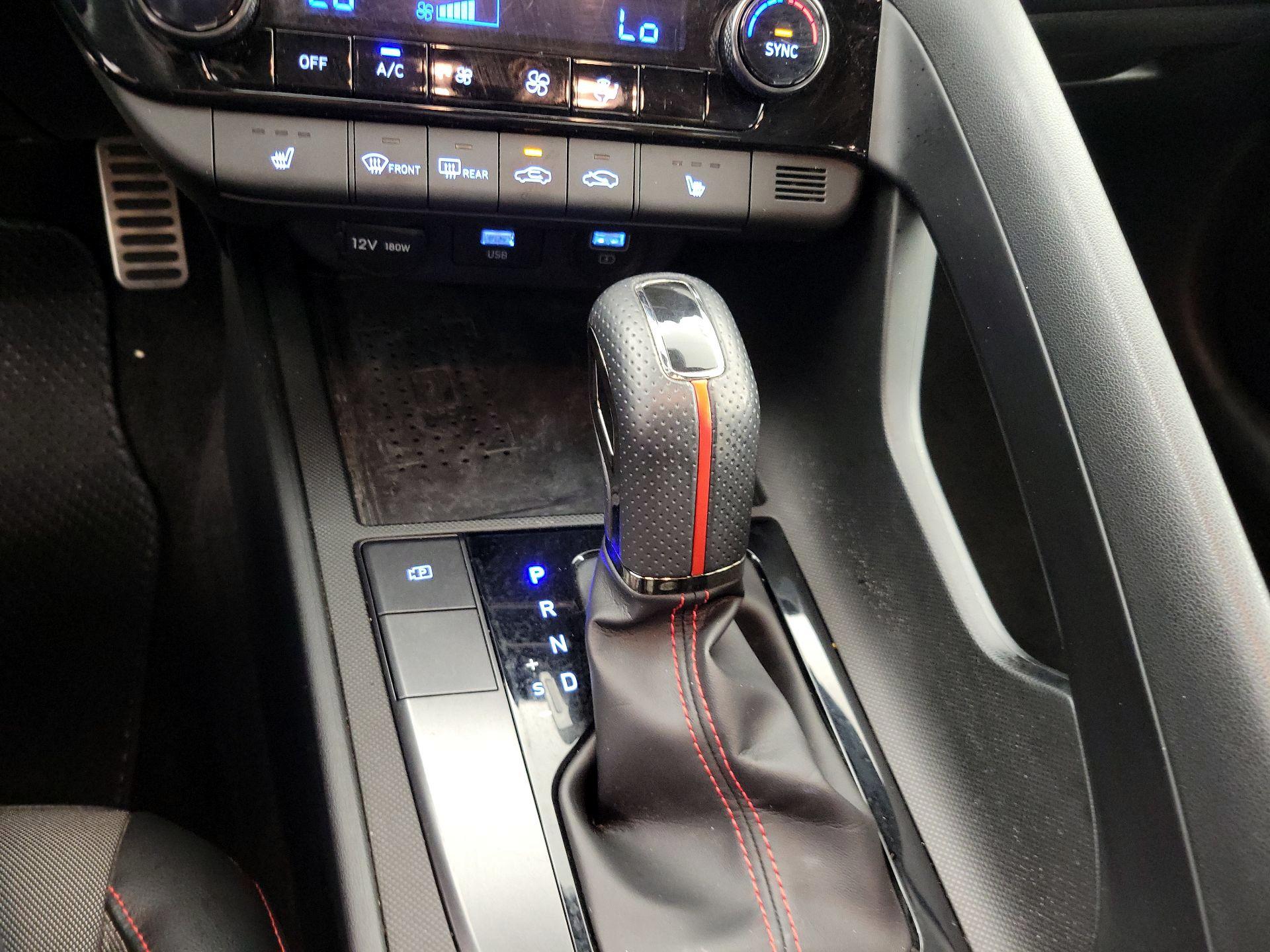 Thumbnail: 2022 Hyundai Elantra - 17