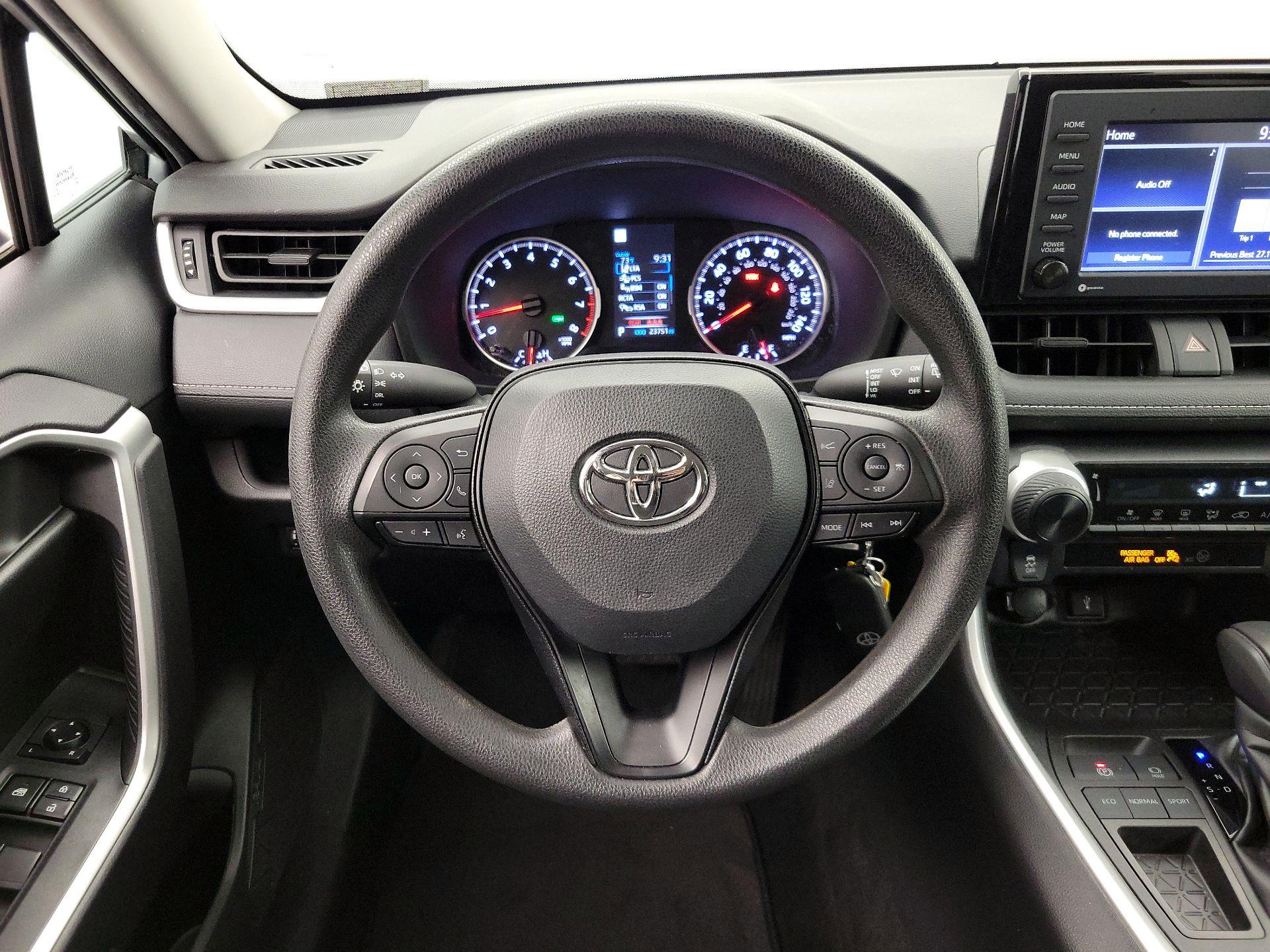 Thumbnail: 2022 Toyota RAV4 - 10