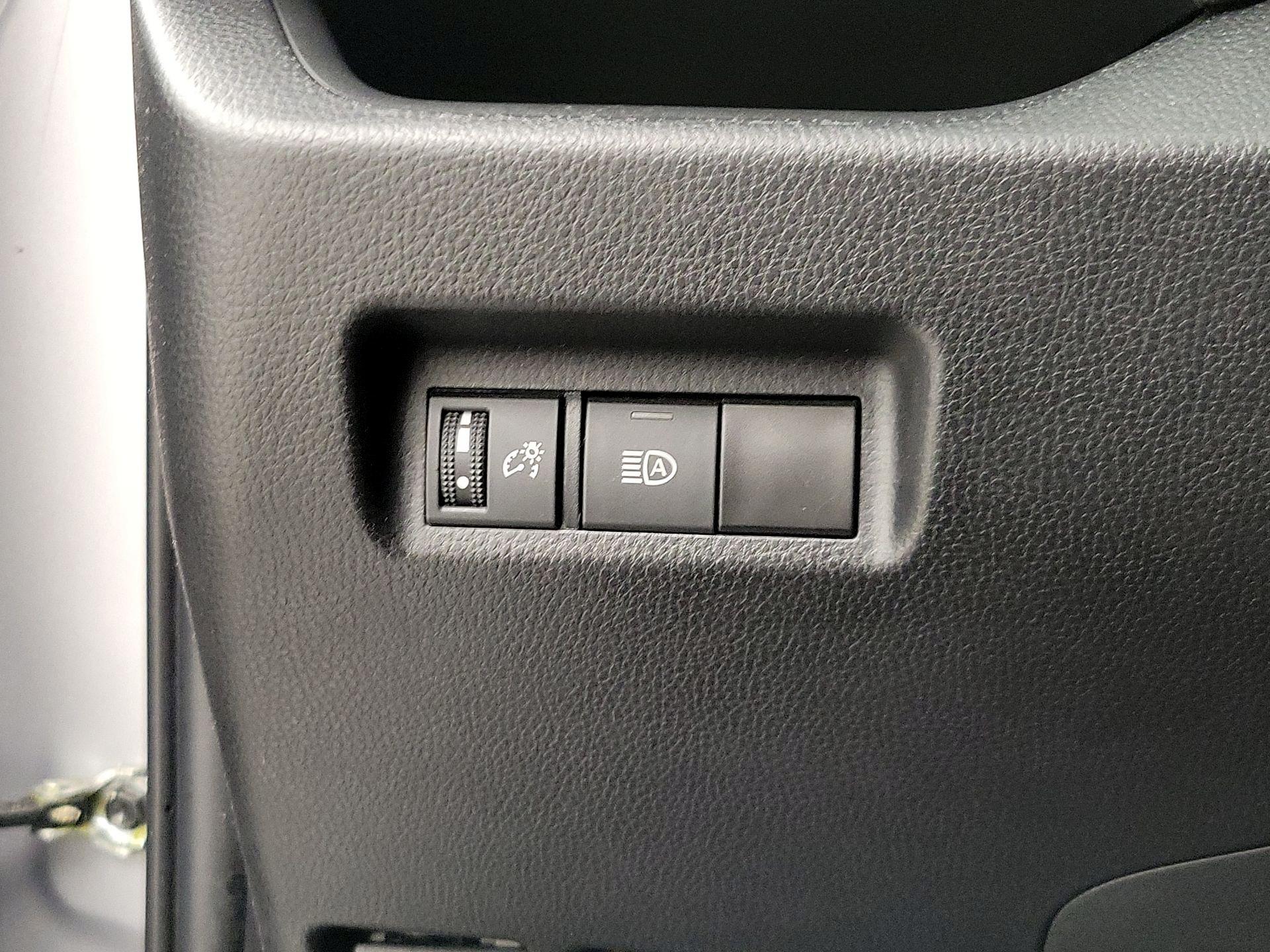 Thumbnail: 2022 Toyota RAV4 - 13