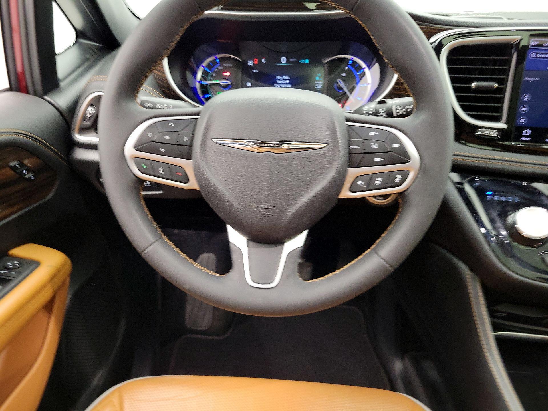 Thumbnail: 2023 Chrysler Pacifica - 10