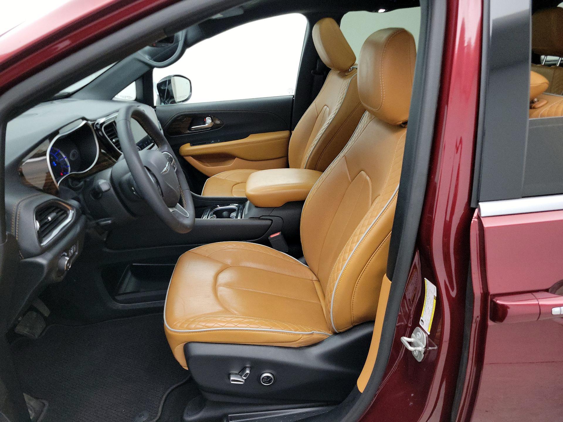 Thumbnail: 2023 Chrysler Pacifica - 11