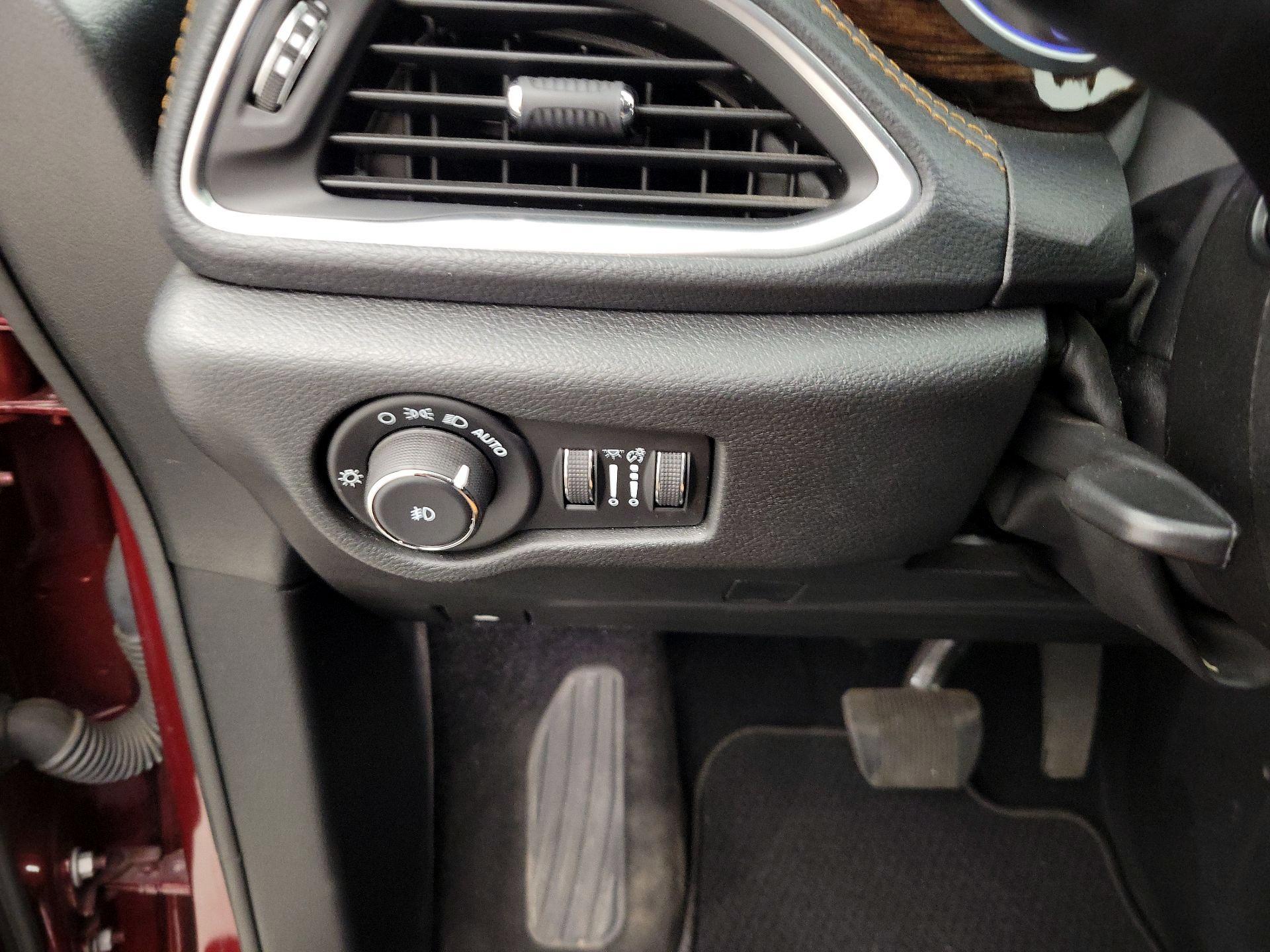 Thumbnail: 2023 Chrysler Pacifica - 13