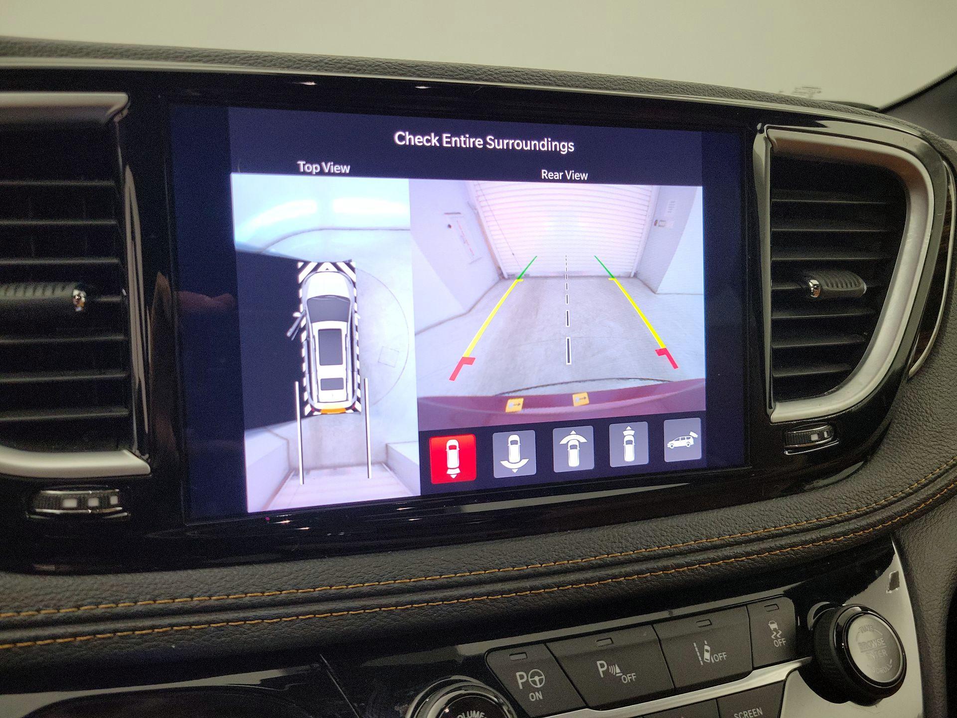 Thumbnail: 2023 Chrysler Pacifica - 15