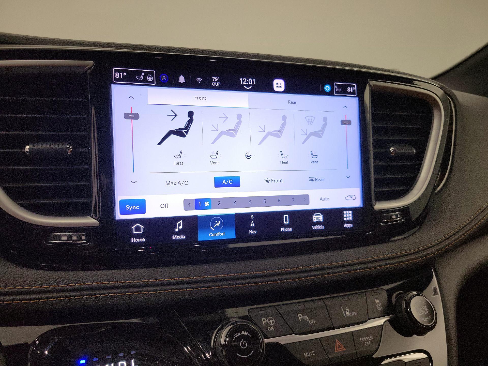 Thumbnail: 2023 Chrysler Pacifica - 17