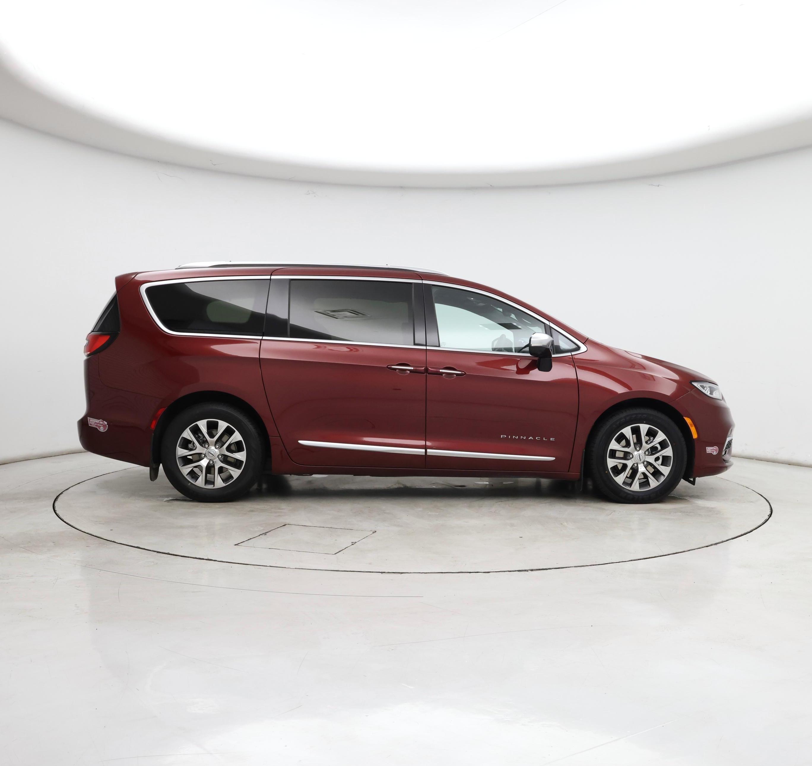 Thumbnail: 2023 Chrysler Pacifica - 7