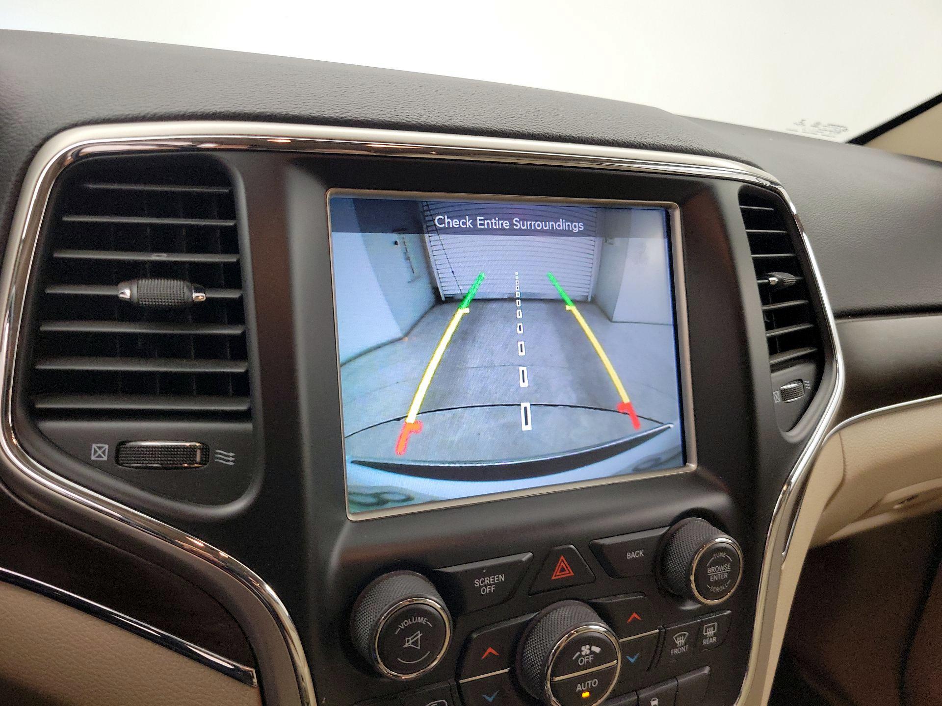 Thumbnail: 2016 Jeep Grand Cherokee - 15