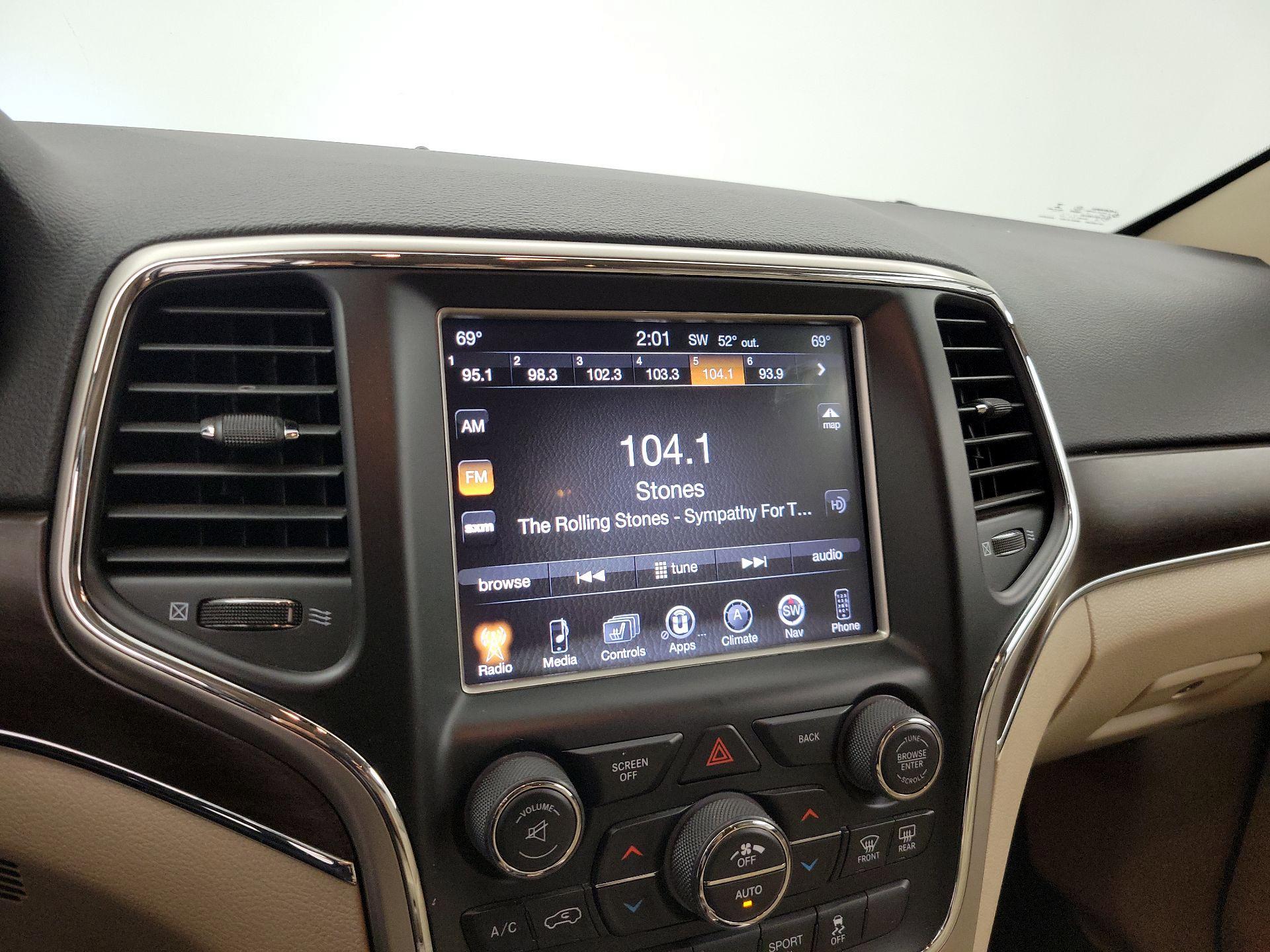 Thumbnail: 2016 Jeep Grand Cherokee - 16