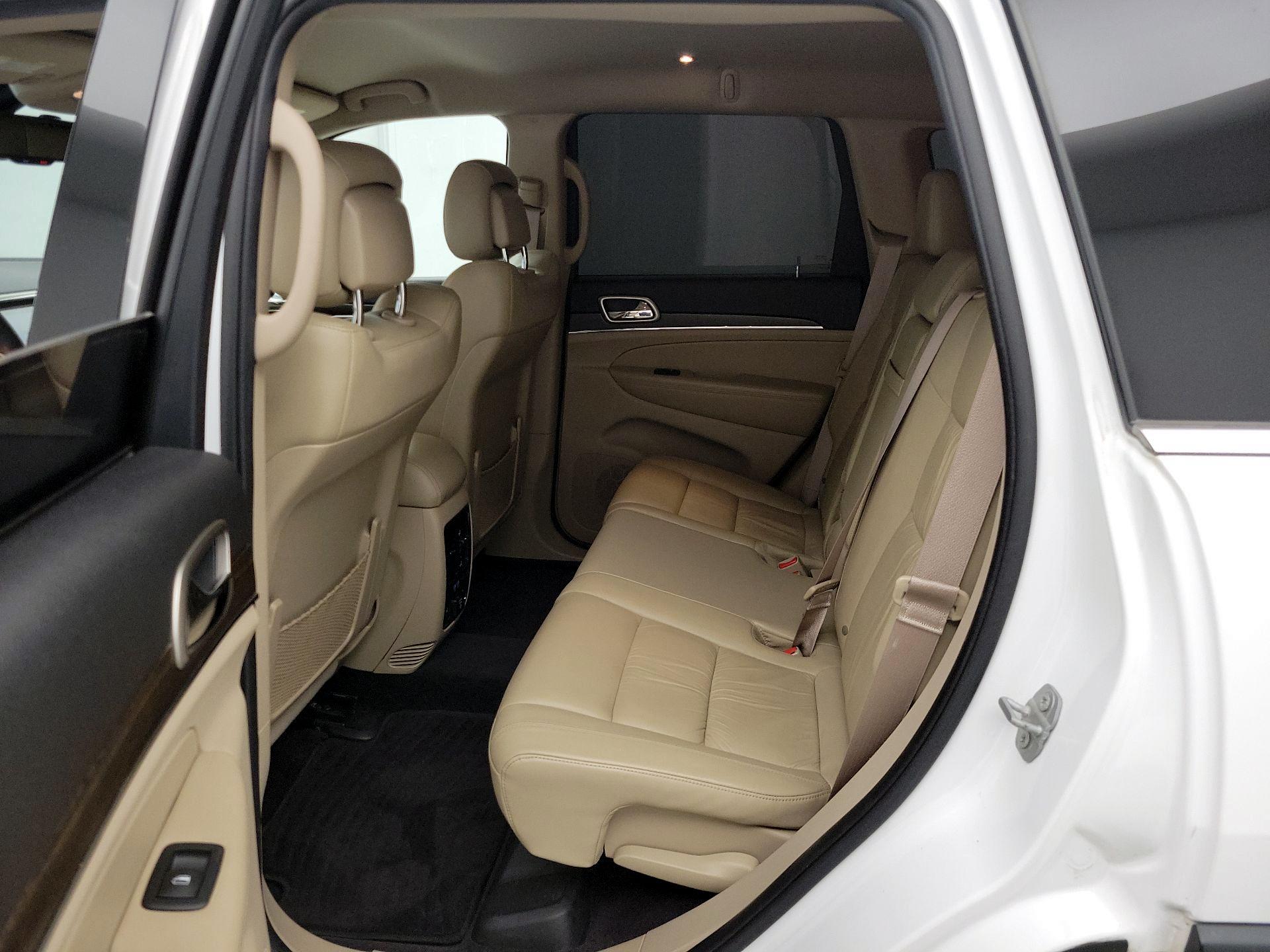 Thumbnail: 2016 Jeep Grand Cherokee - 20