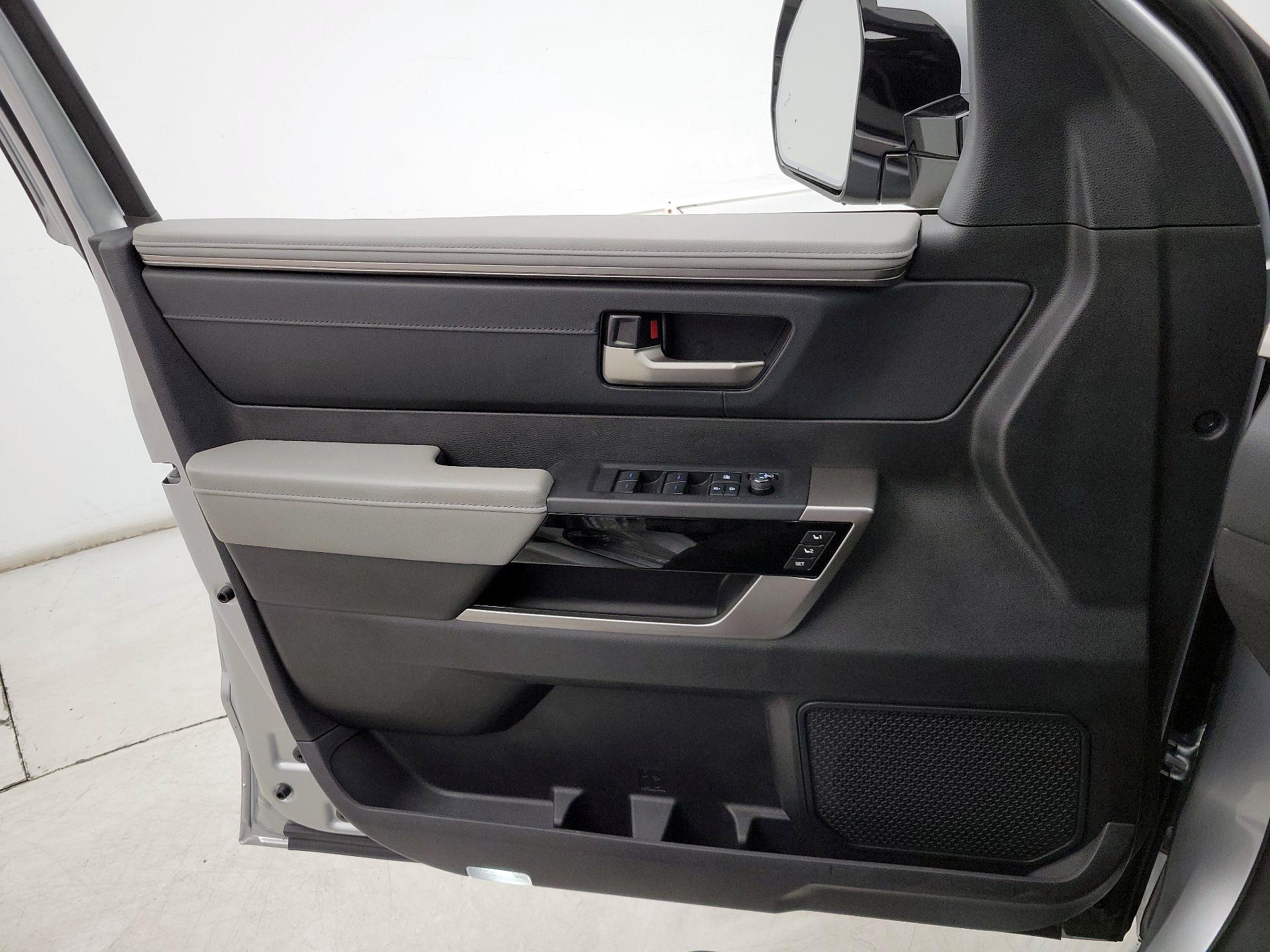 Thumbnail: 2022 Toyota Tundra - 12