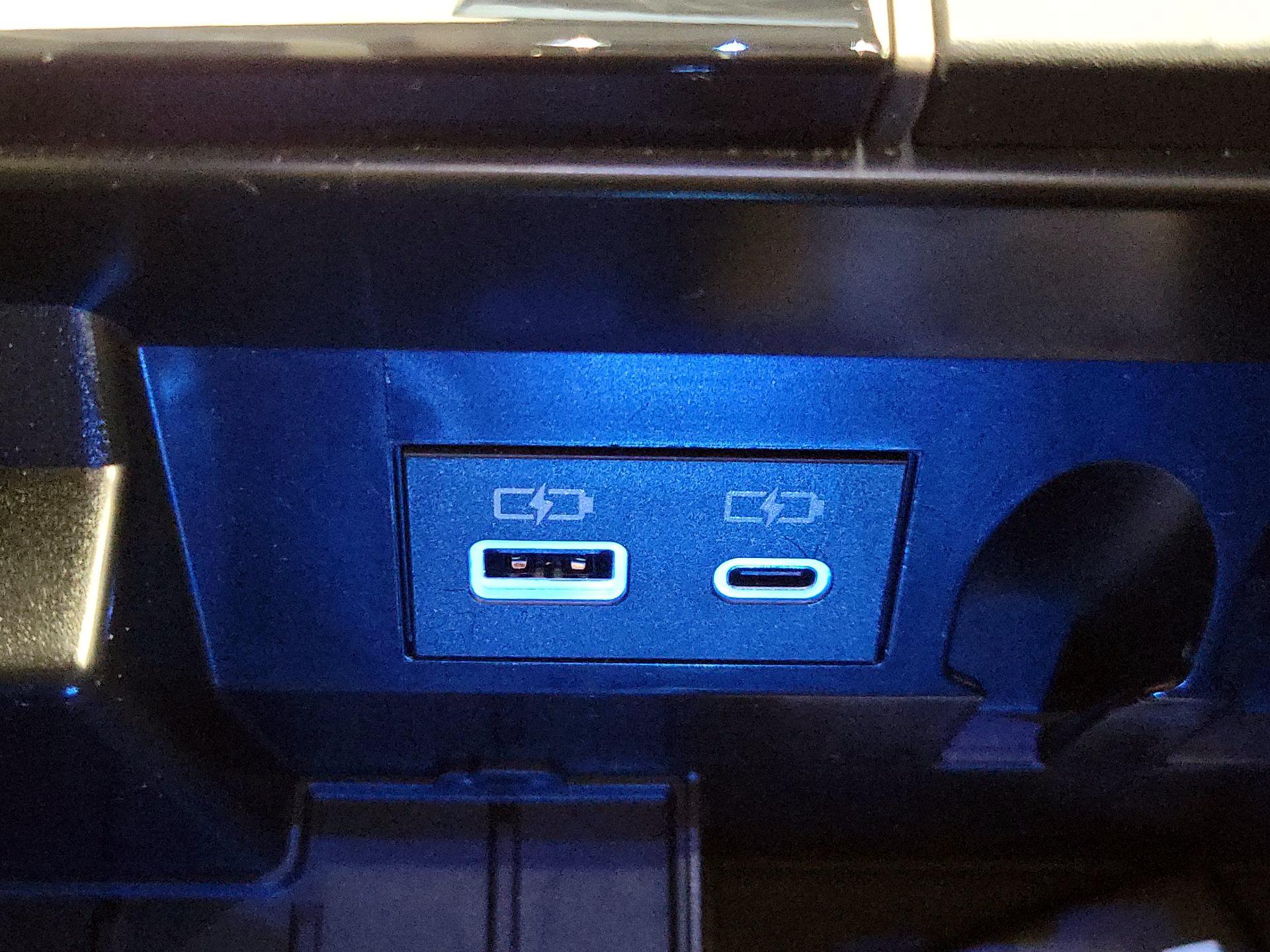 Thumbnail: 2022 Toyota Tundra - 18