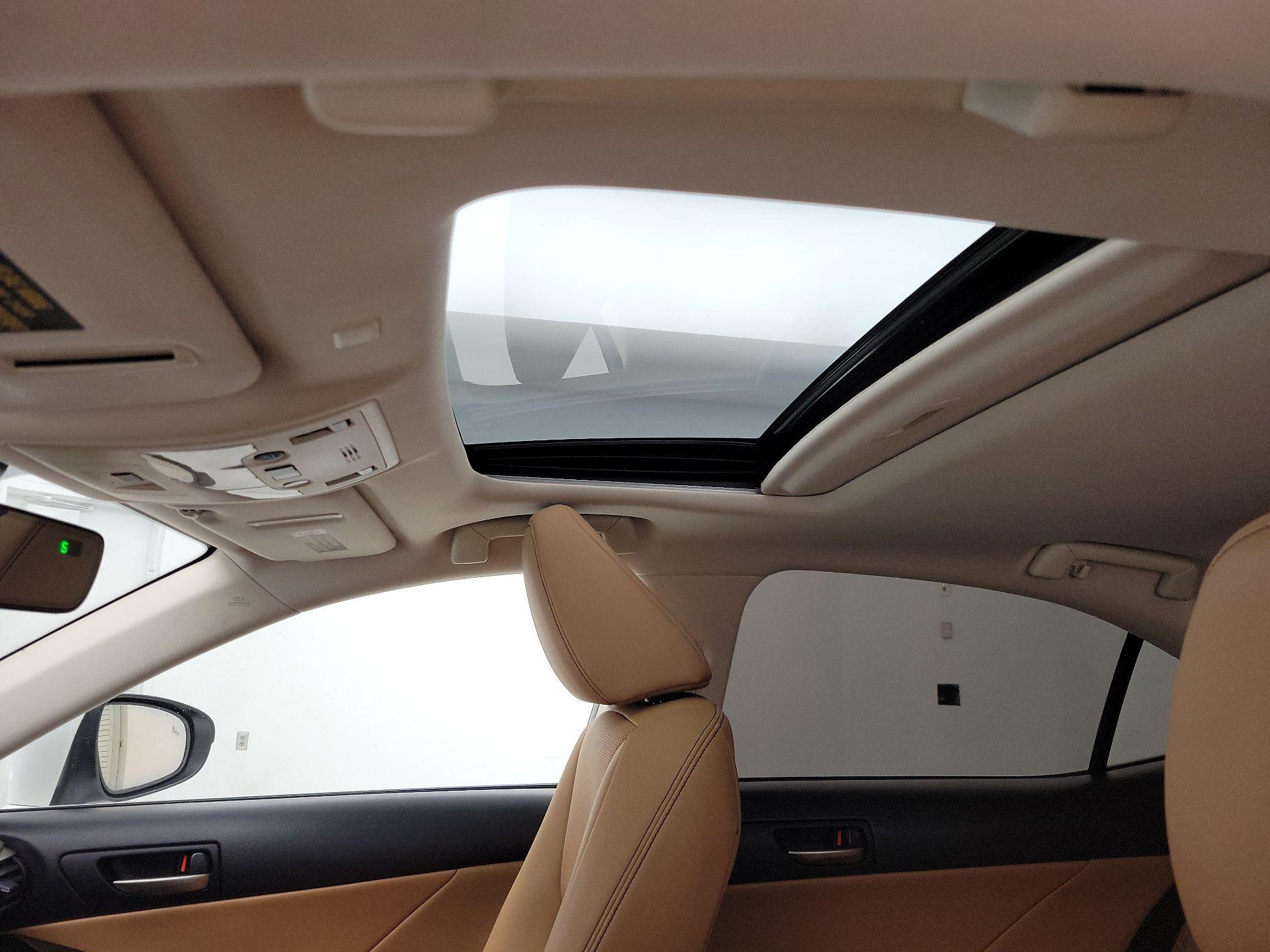 Thumbnail: 2020 Lexus IS - 19