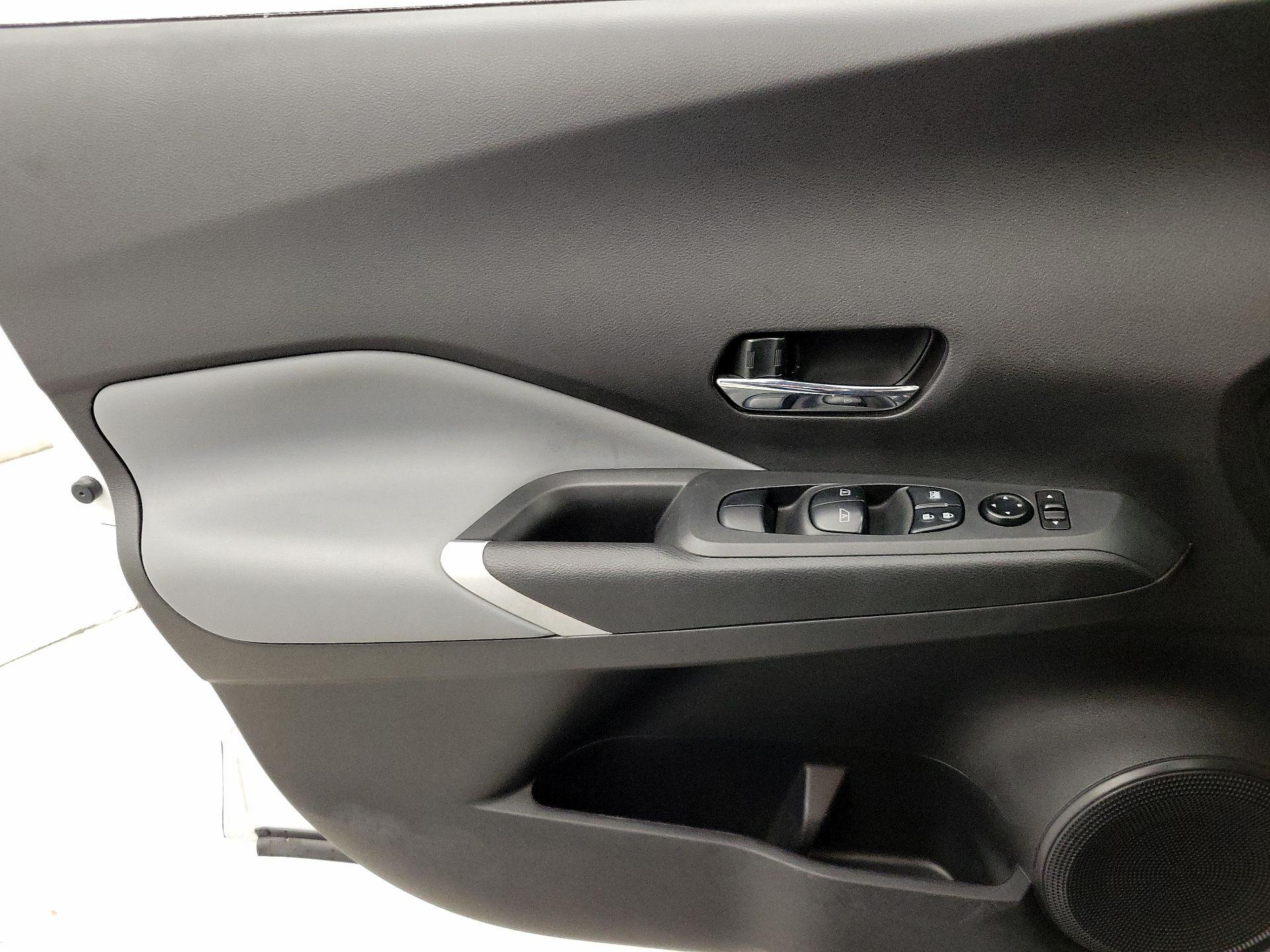 Thumbnail: 2022 Nissan Kicks - 12