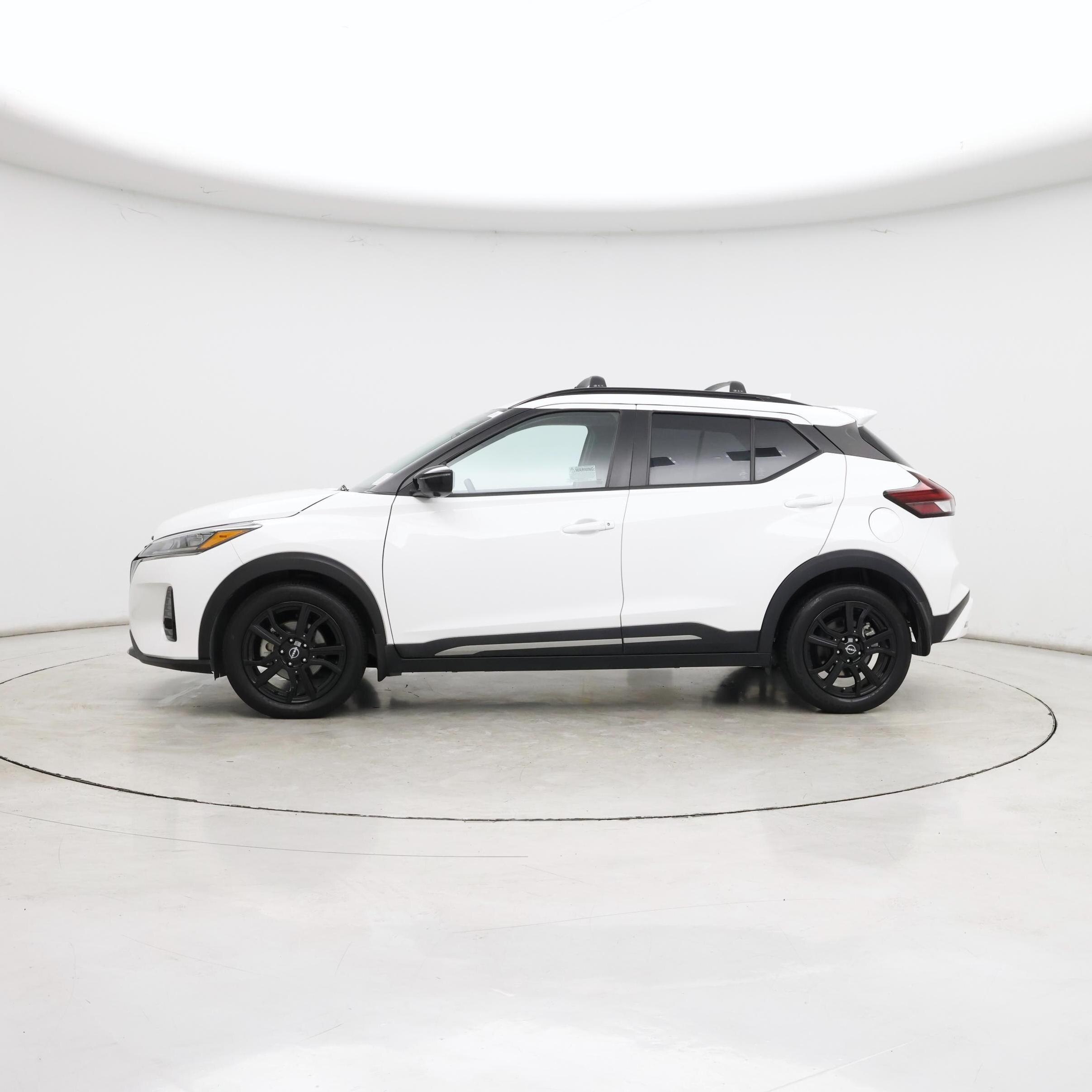 Thumbnail: 2022 Nissan Kicks - 3