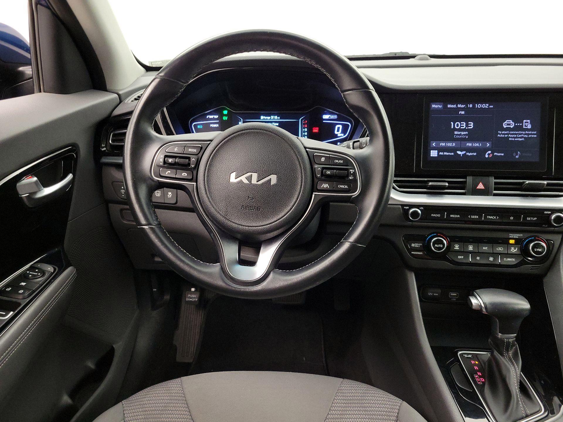 Thumbnail: 2022 Kia Niro - 9