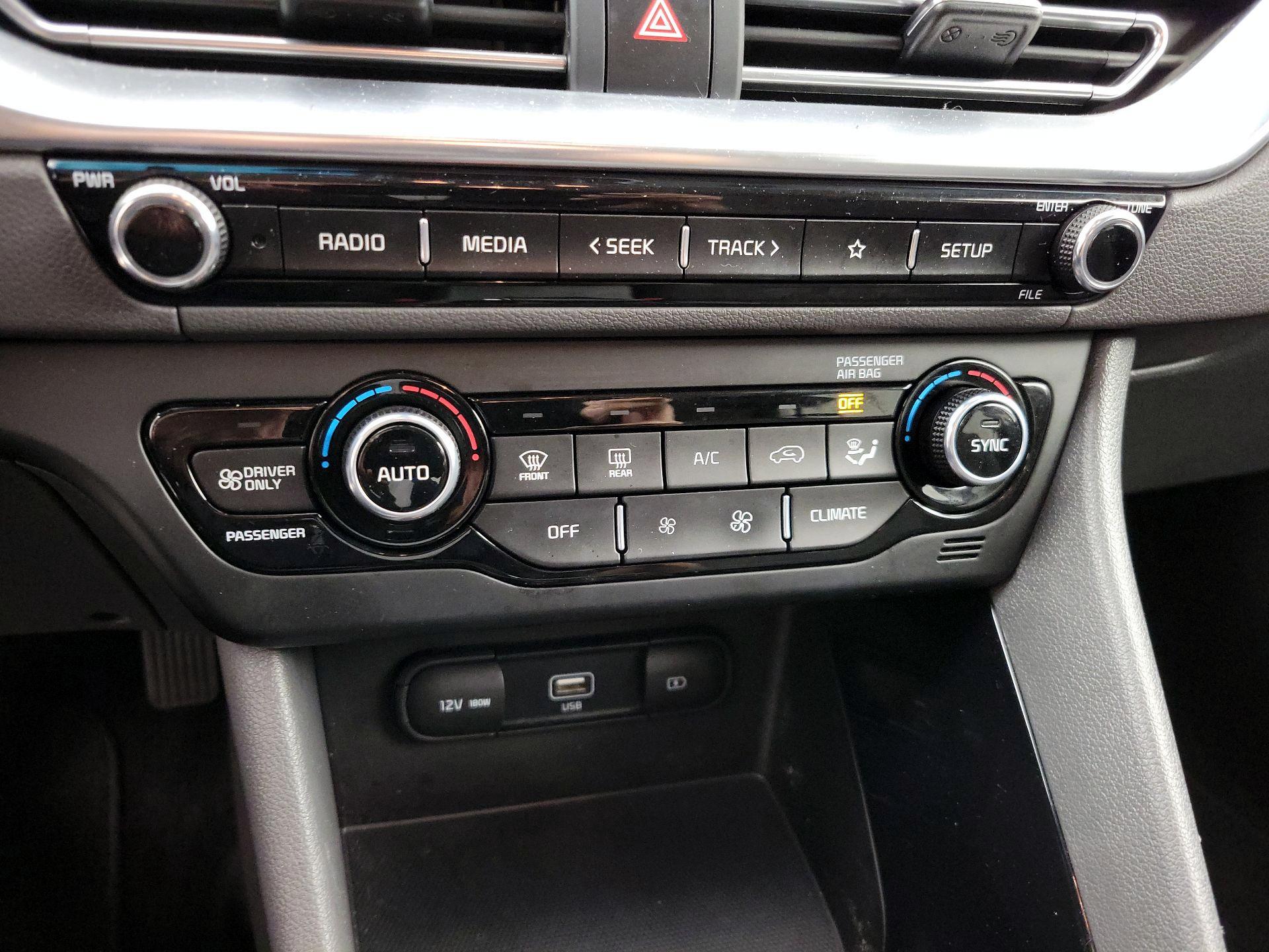 Thumbnail: 2022 Kia Niro - 16