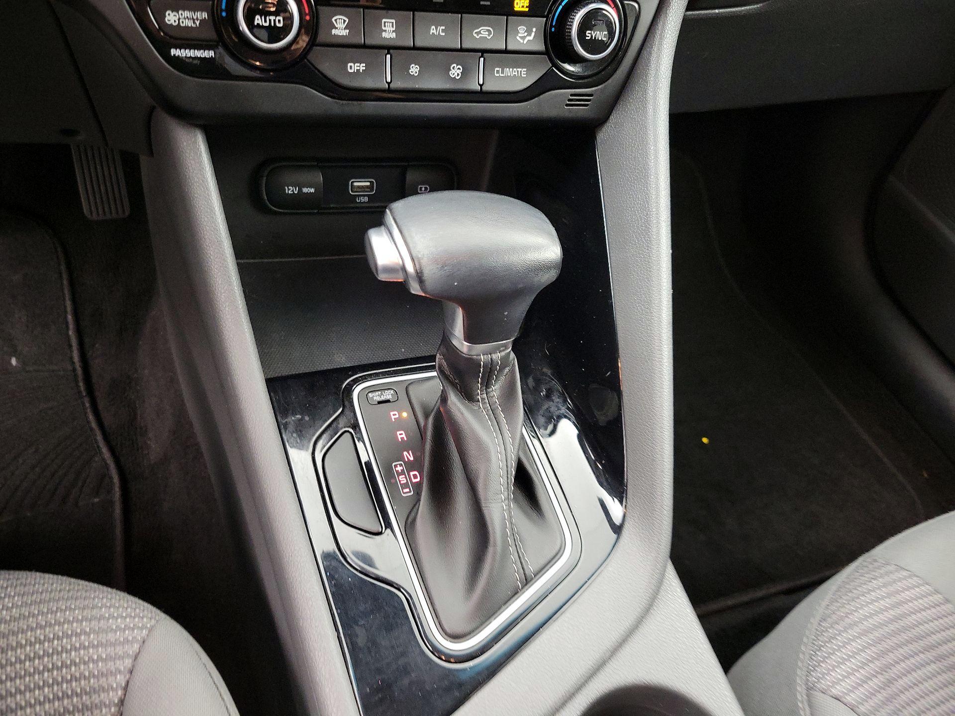 Thumbnail: 2022 Kia Niro - 17