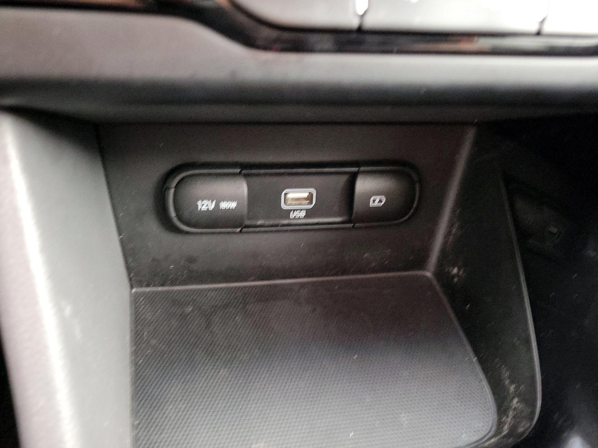 Thumbnail: 2022 Kia Niro - 18