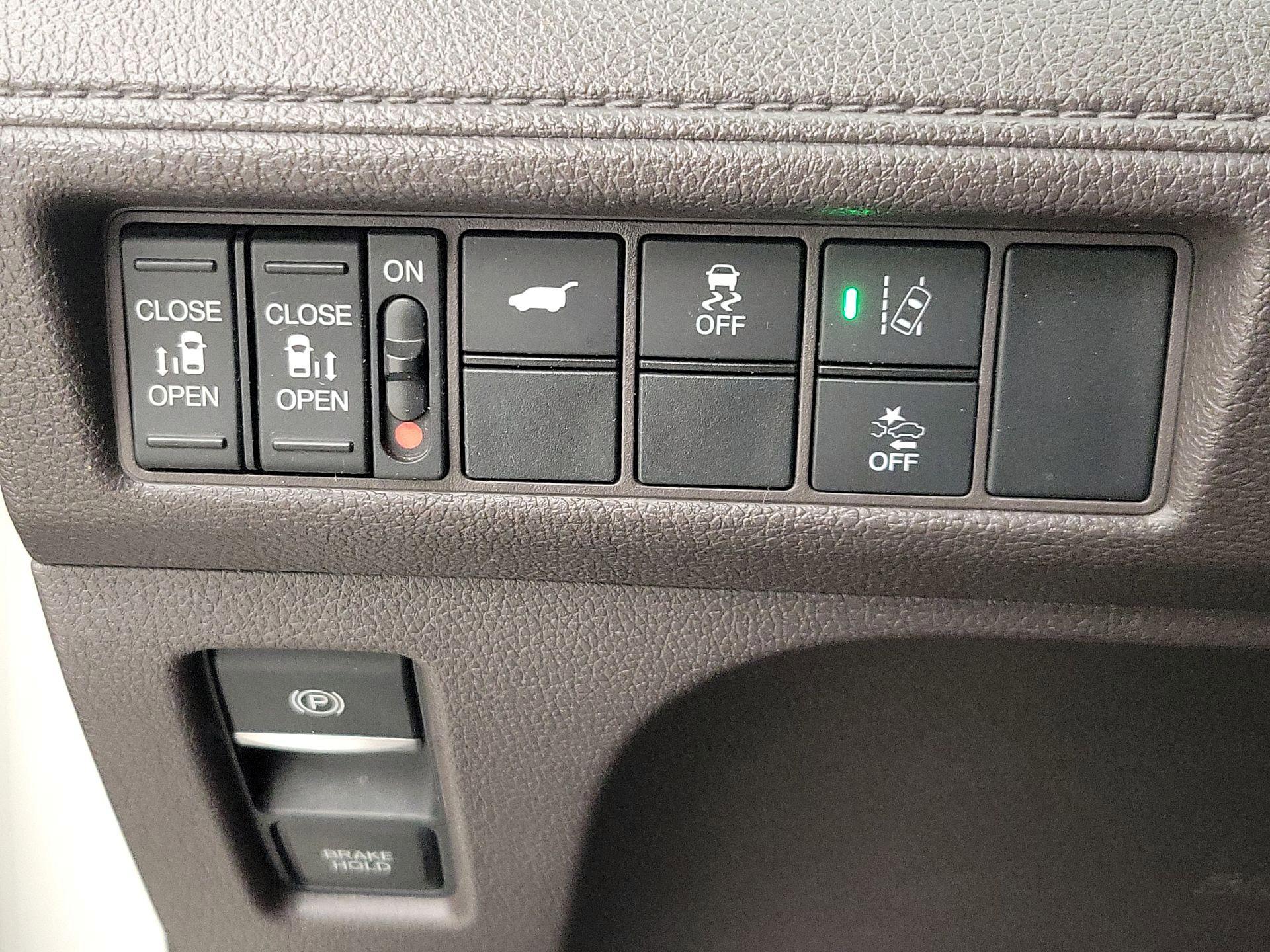 Thumbnail: 2019 Honda Odyssey - 13