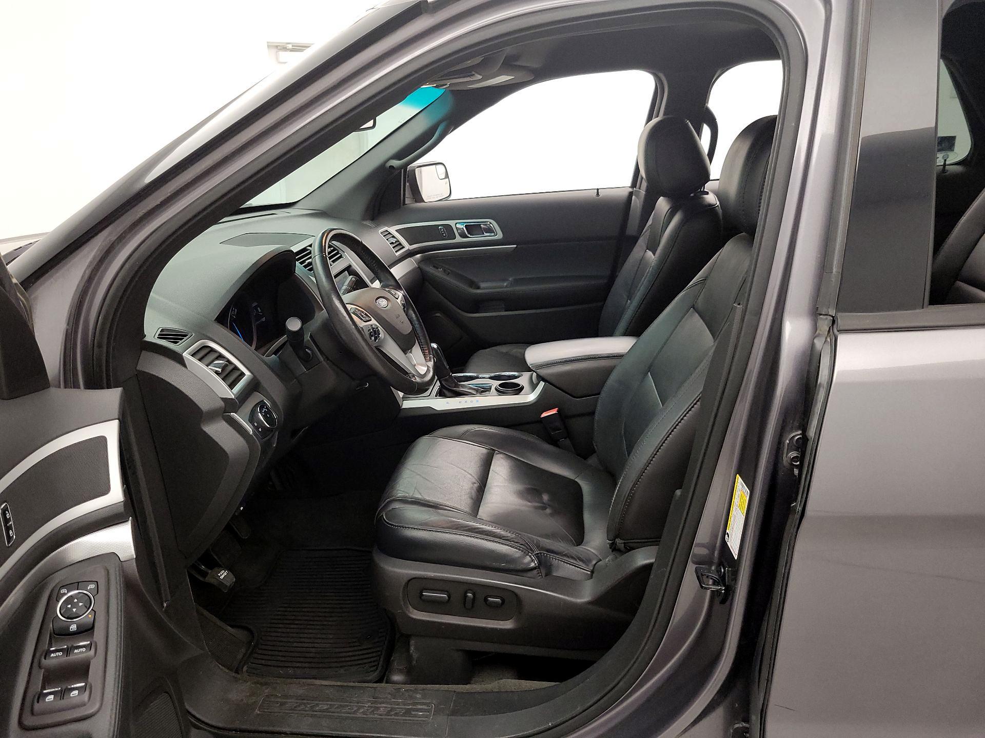 Thumbnail: 2014 Ford Explorer - 11