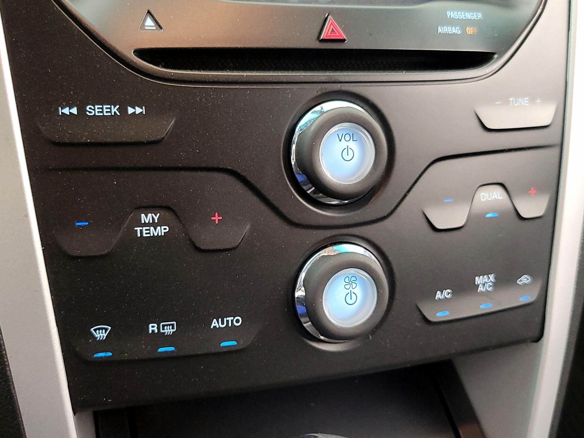 Thumbnail: 2014 Ford Explorer - 17