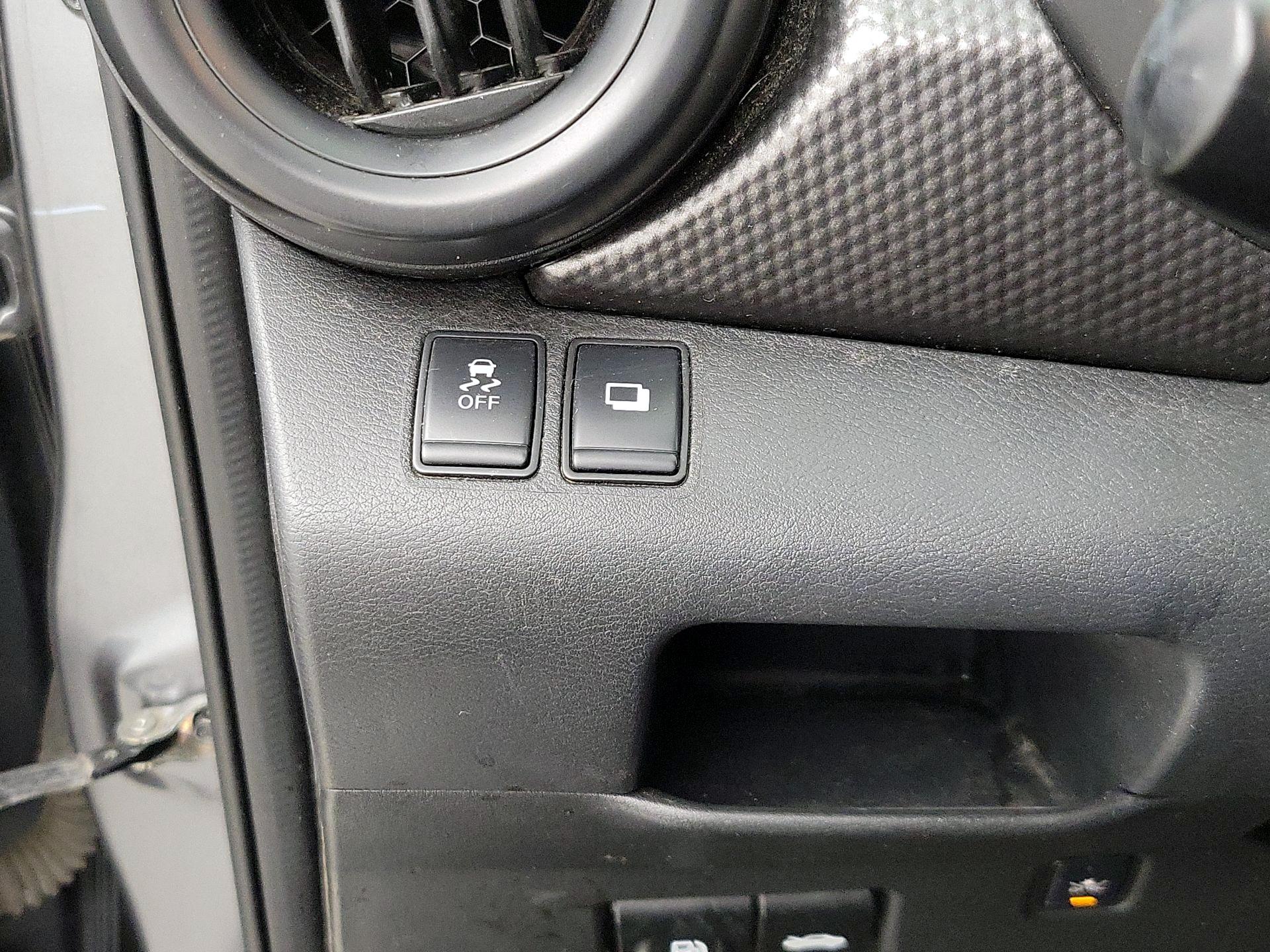 Thumbnail: 2019 Nissan Kicks - 13