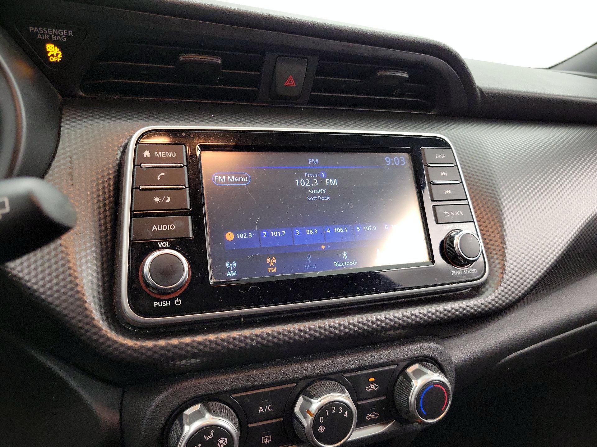 Thumbnail: 2019 Nissan Kicks - 15