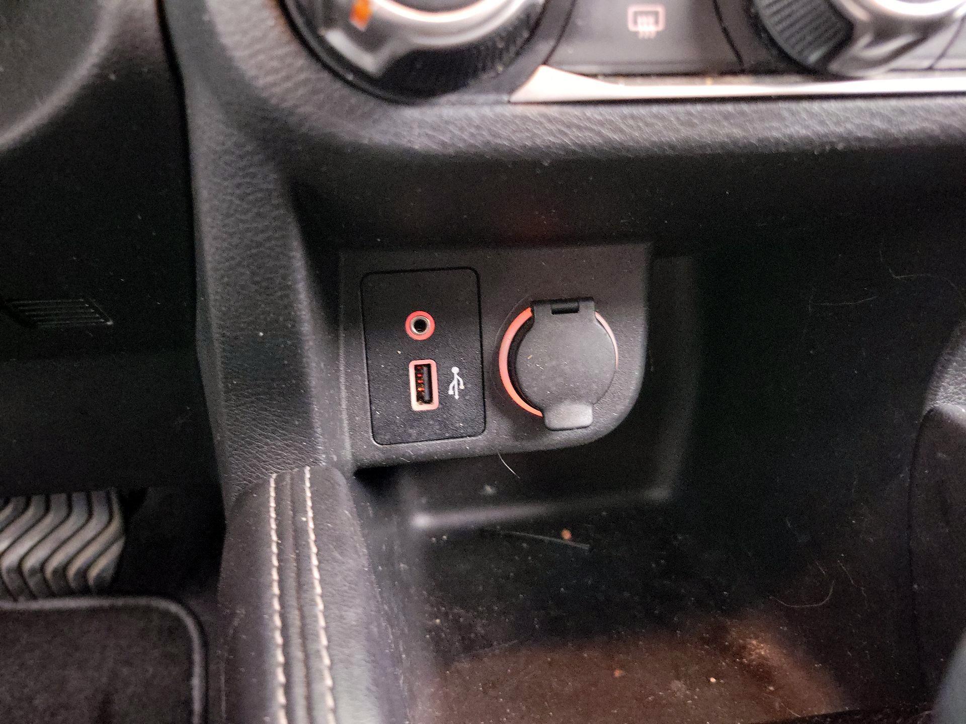 Thumbnail: 2019 Nissan Kicks - 18