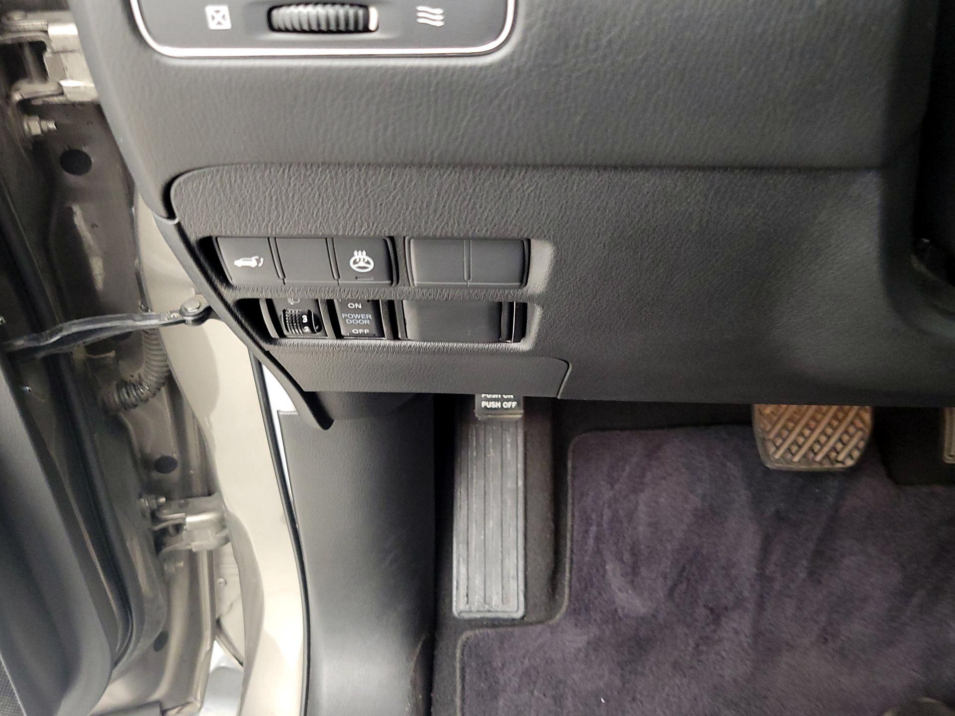 Thumbnail: 2018 INFINITI QX80 - 13