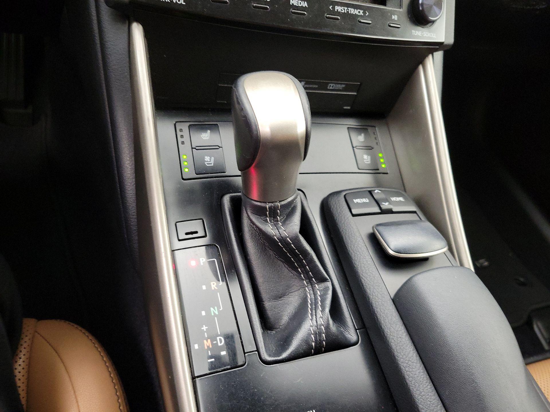 Thumbnail: 2014 Lexus IS - 18
