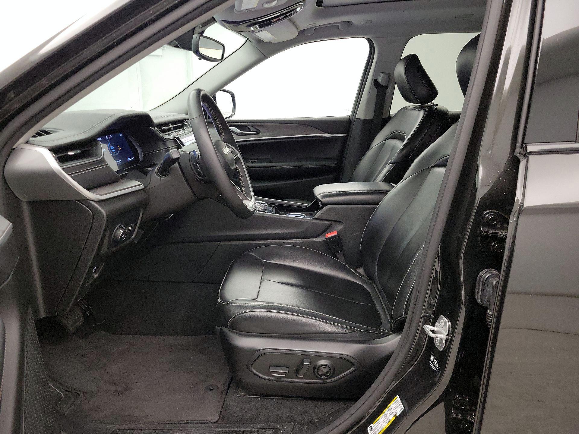 Thumbnail: 2023 Jeep Grand Cherokee L - 11