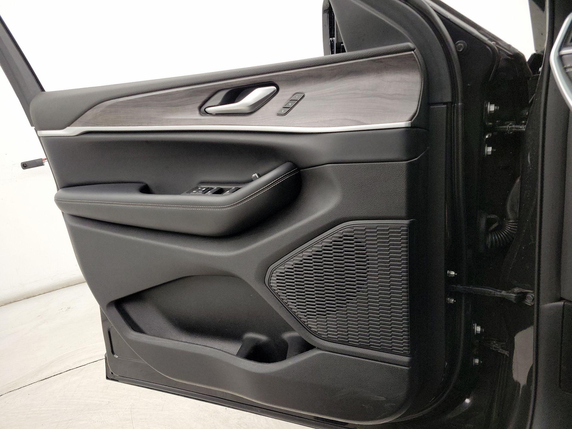 Thumbnail: 2023 Jeep Grand Cherokee L - 12