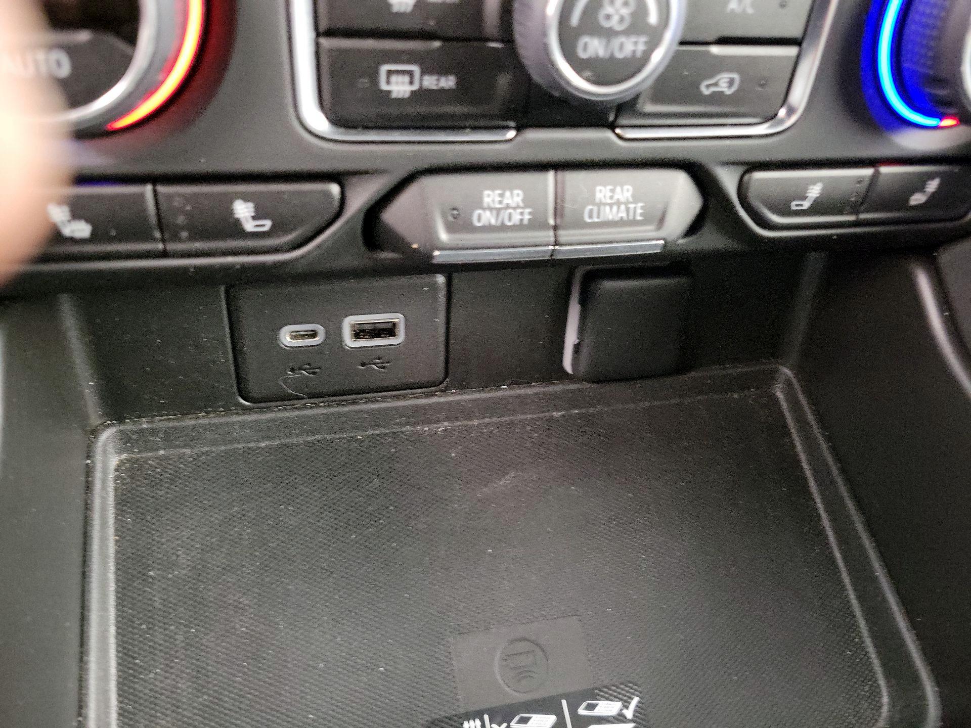 Thumbnail: 2022 Chevrolet Tahoe - 19