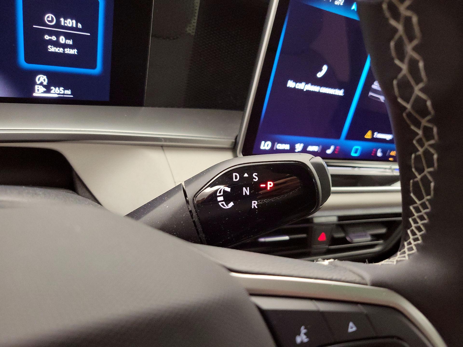 Thumbnail: 2025 Volkswagen Tiguan - 17