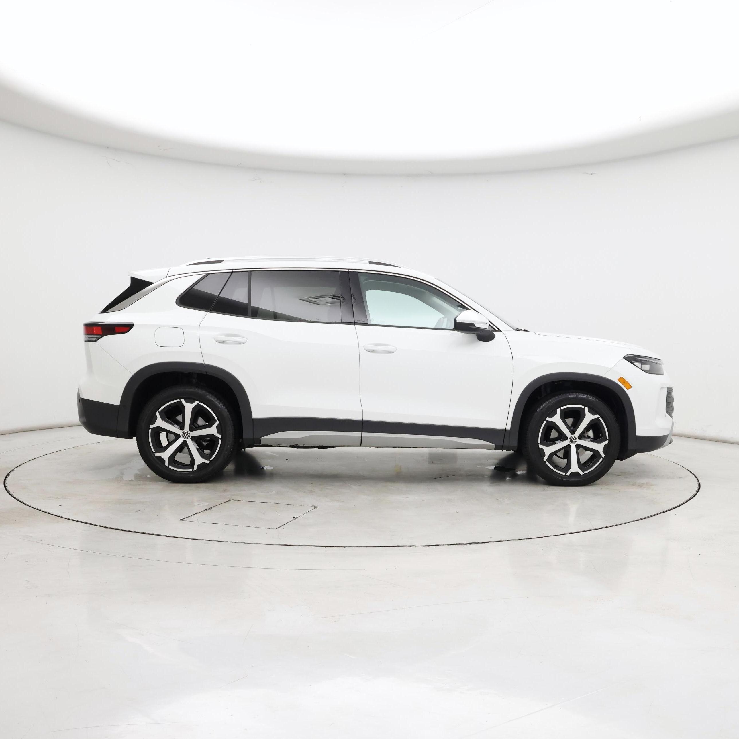 Thumbnail: 2025 Volkswagen Tiguan - 7