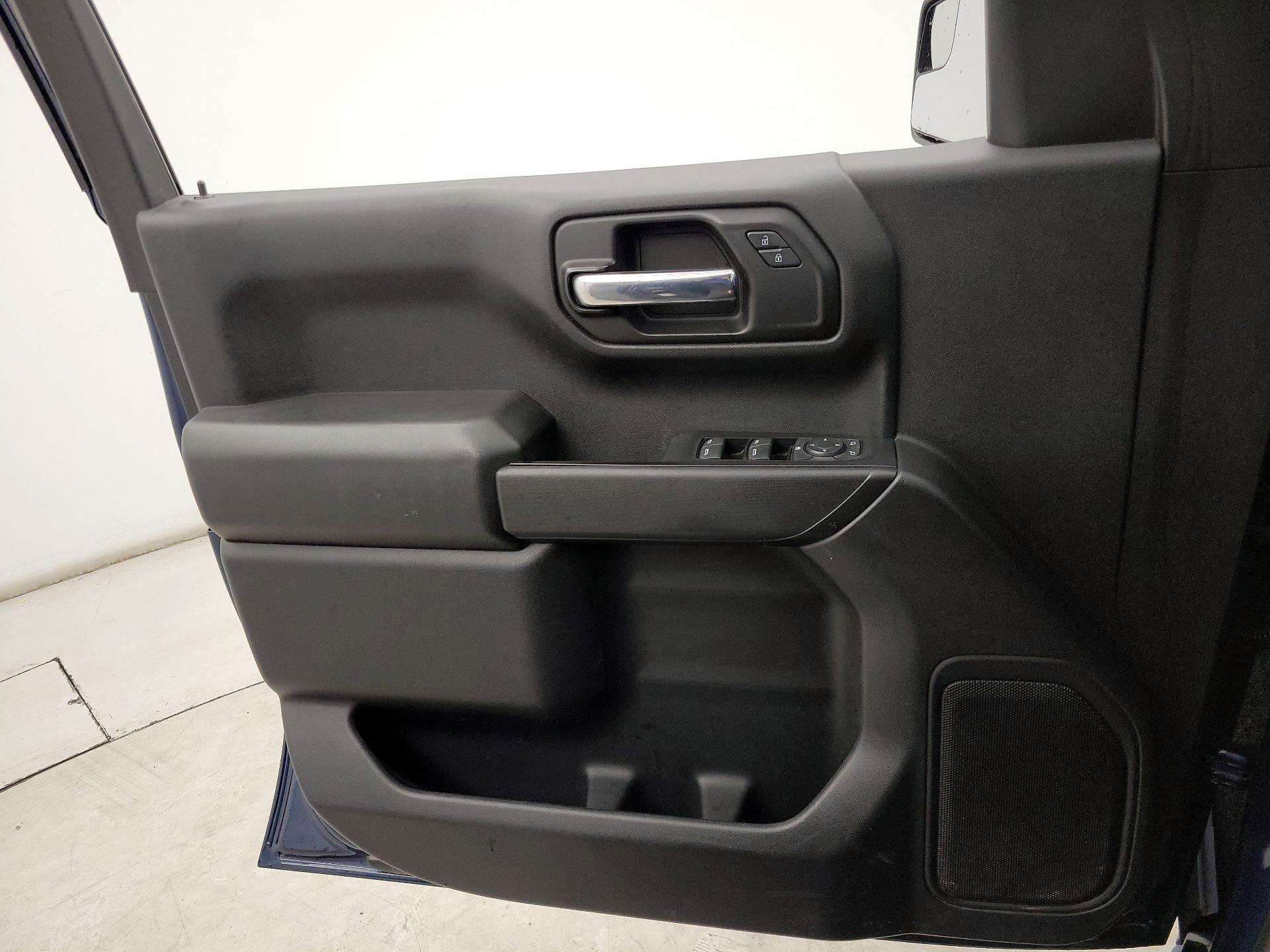 Thumbnail: 2019 Chevrolet Silverado 1500 - 12