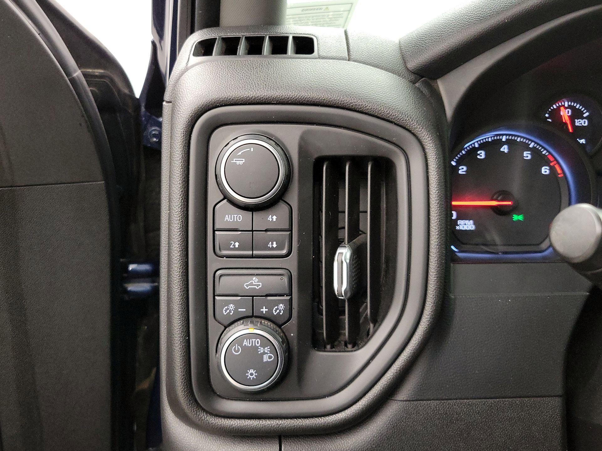 Thumbnail: 2019 Chevrolet Silverado 1500 - 13