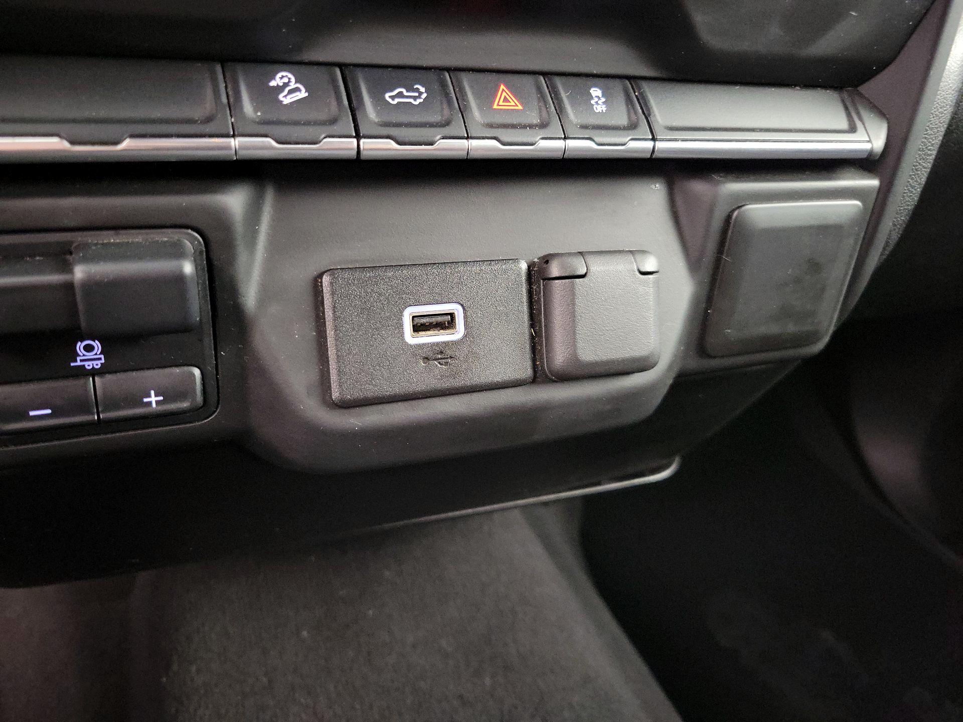 Thumbnail: 2019 Chevrolet Silverado 1500 - 18