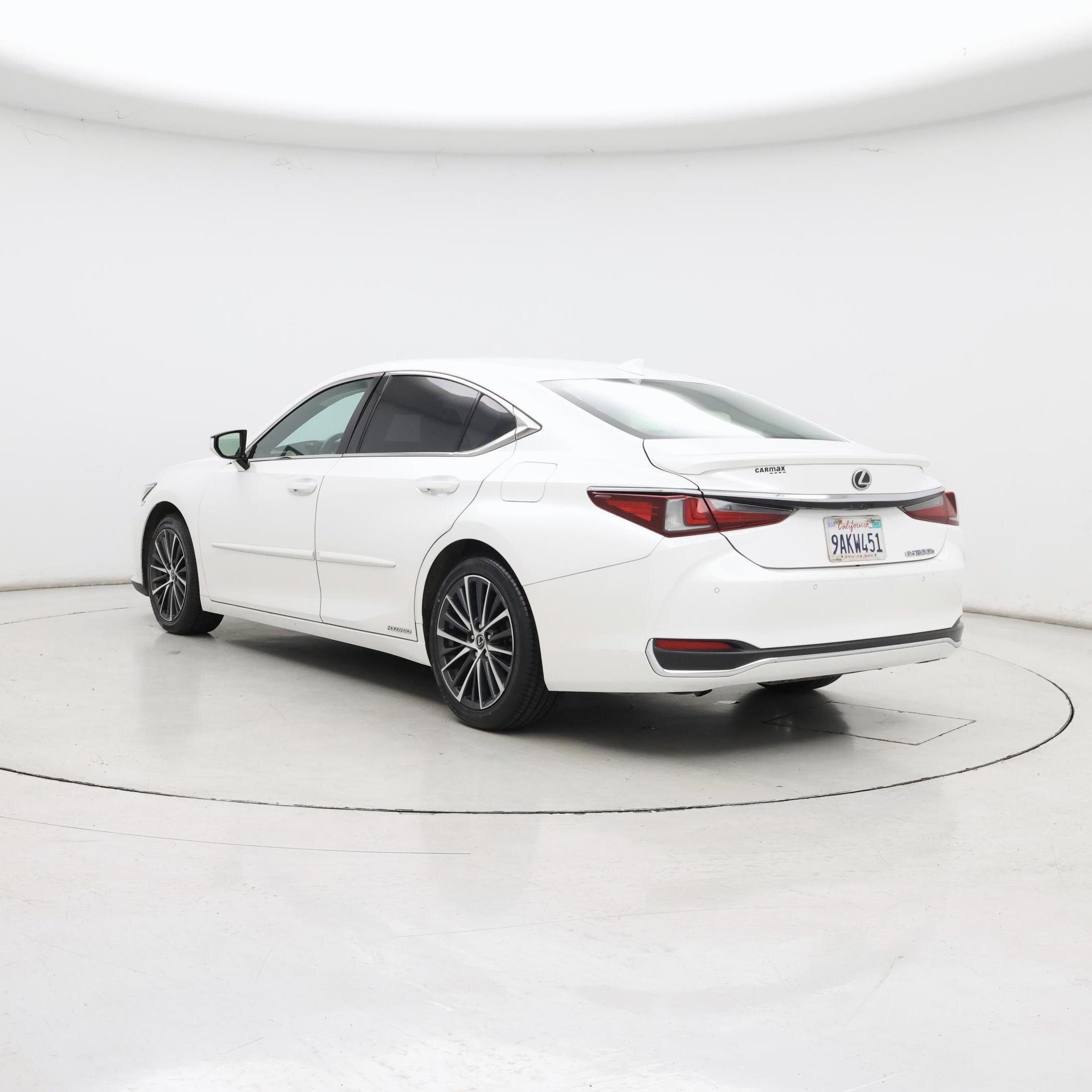 Thumbnail: 2022 Lexus ES - 2