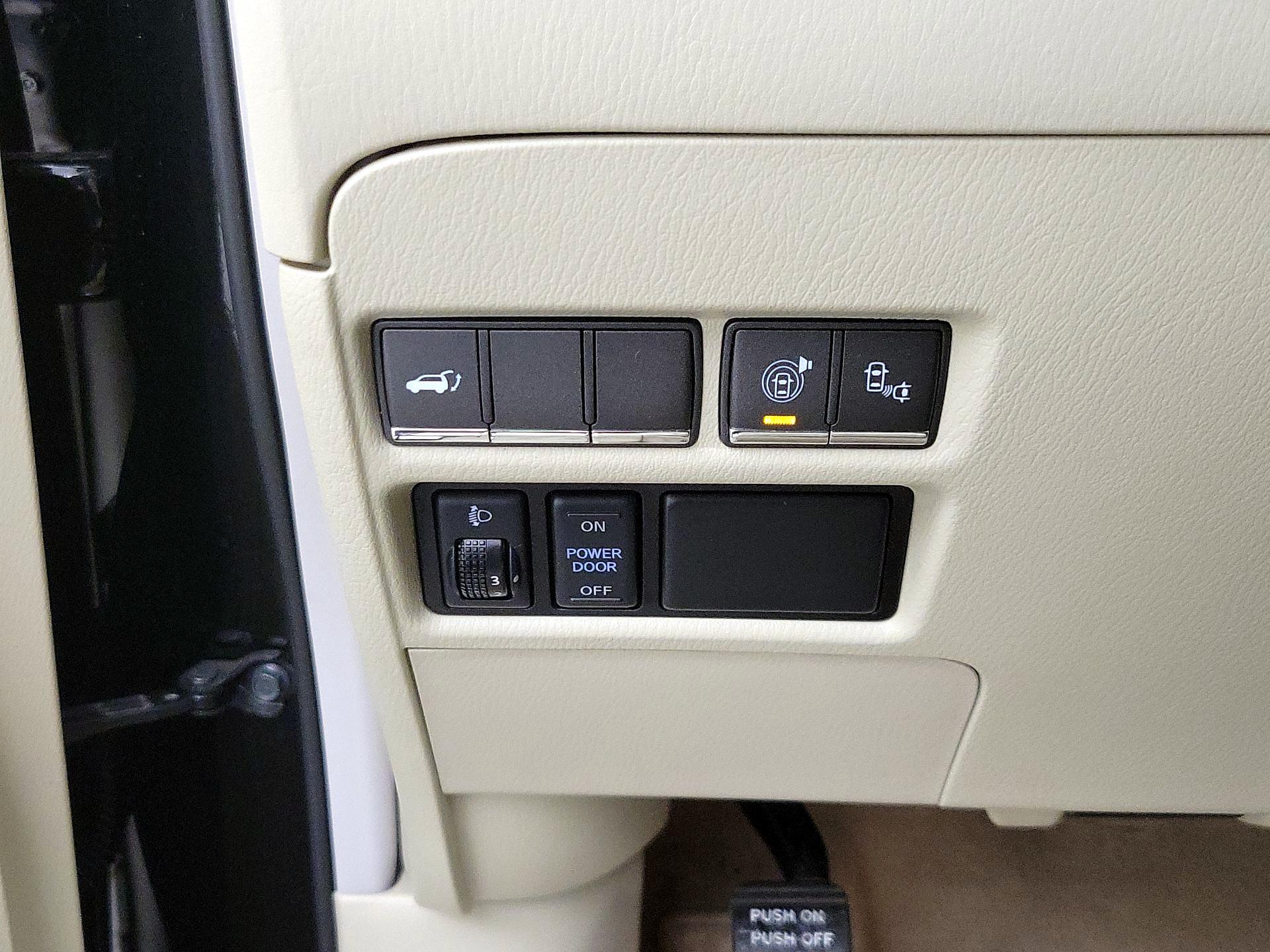 Thumbnail: 2015 INFINITI QX80 - 13