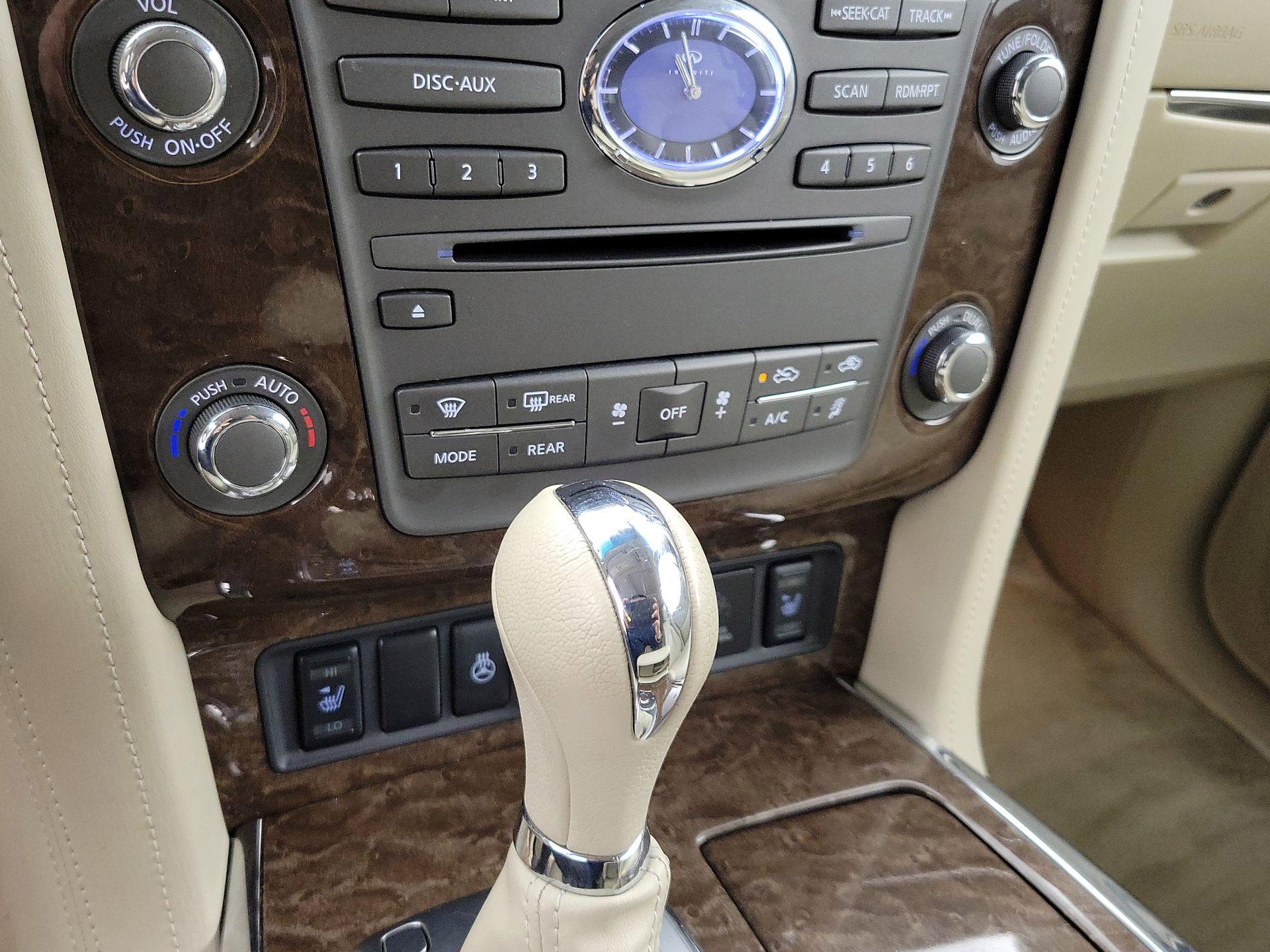 Thumbnail: 2015 INFINITI QX80 - 17