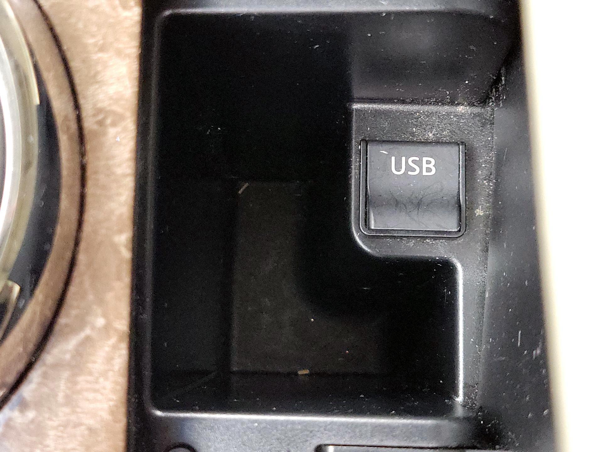 Thumbnail: 2015 INFINITI QX80 - 19