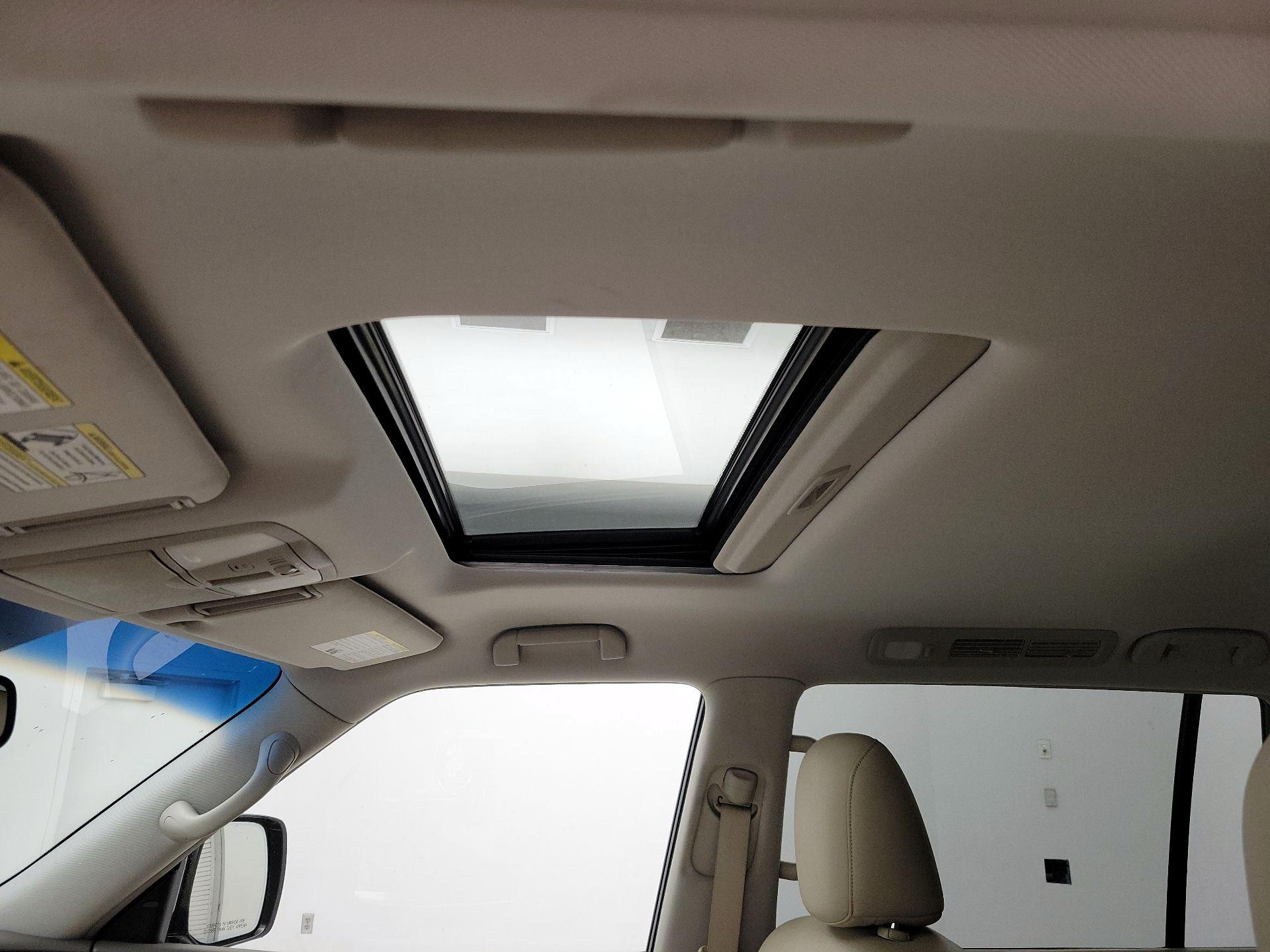 Thumbnail: 2015 INFINITI QX80 - 20