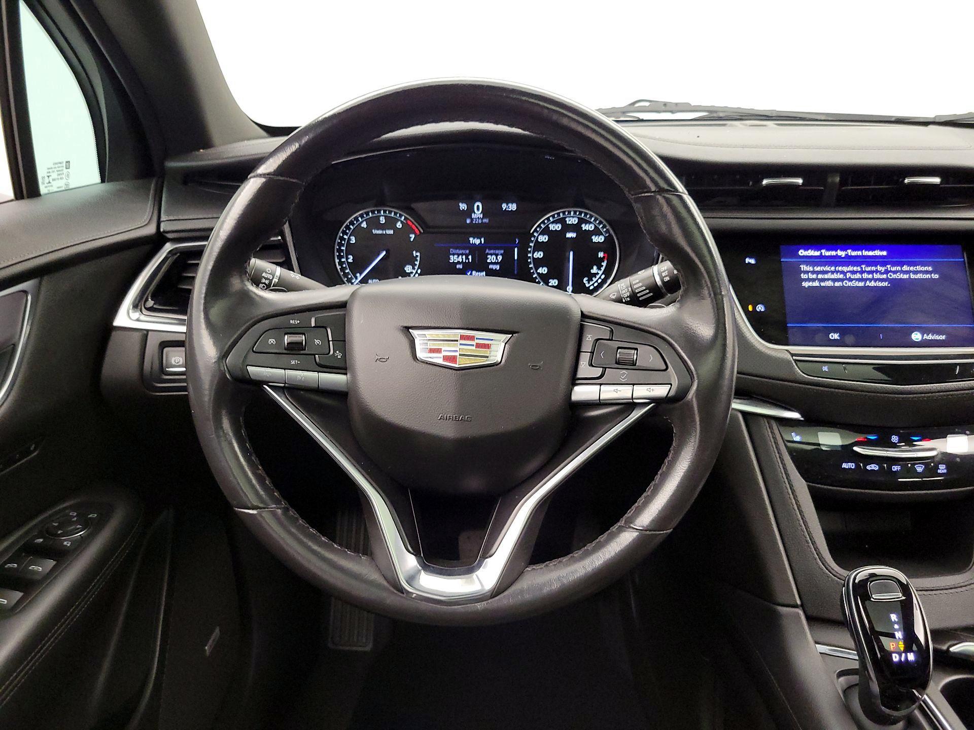 Thumbnail: 2022 Cadillac XT6 - 10